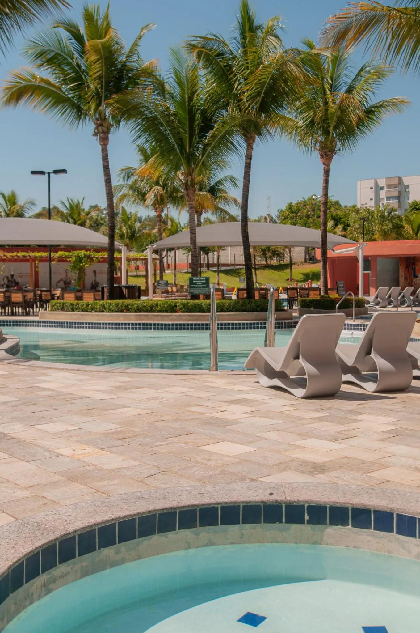 Swimming pool in Lagoa Quente Hotel - LAGOA OFICIAL
