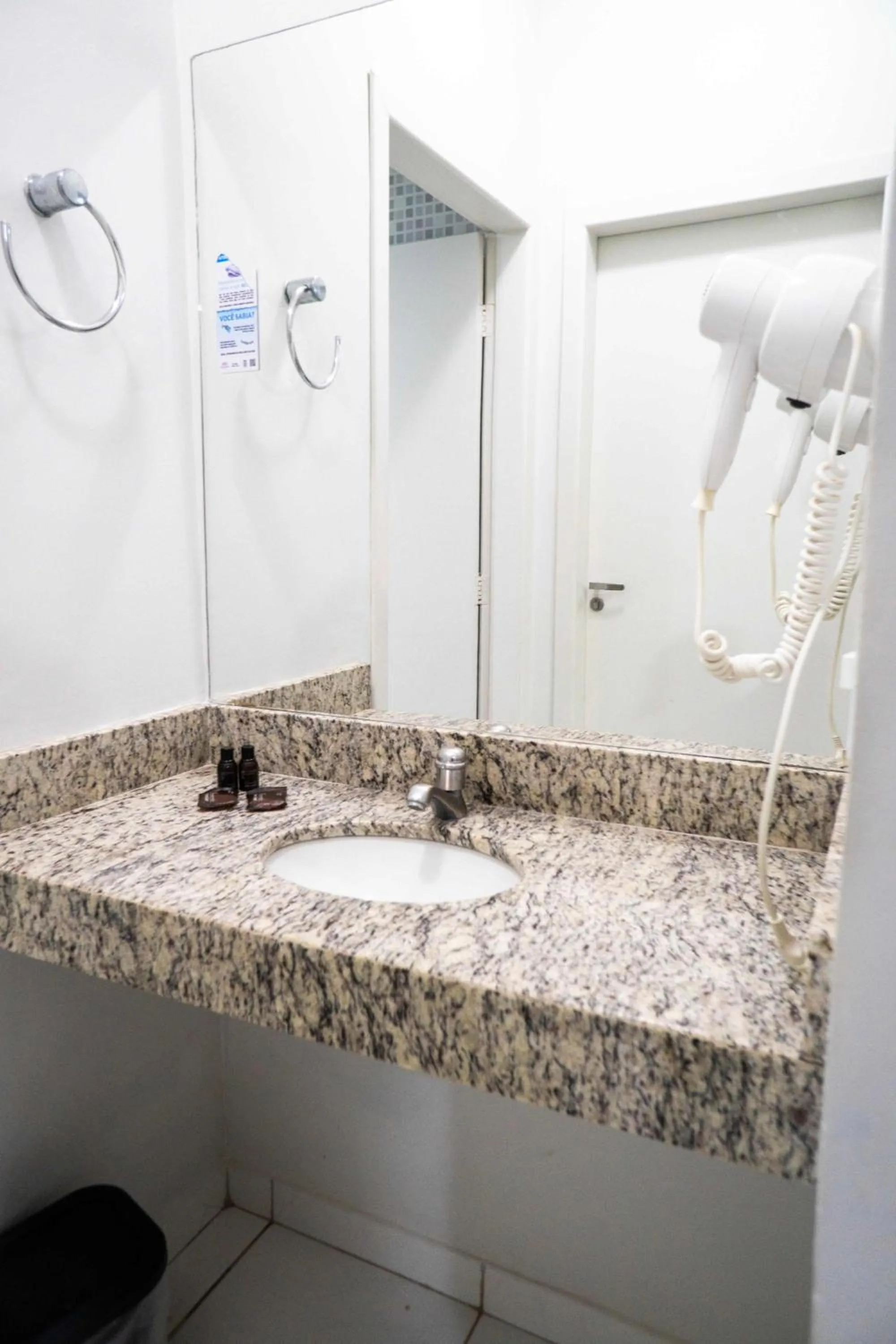 Bathroom in Lagoa Quente Hotel - LAGOA OFICIAL