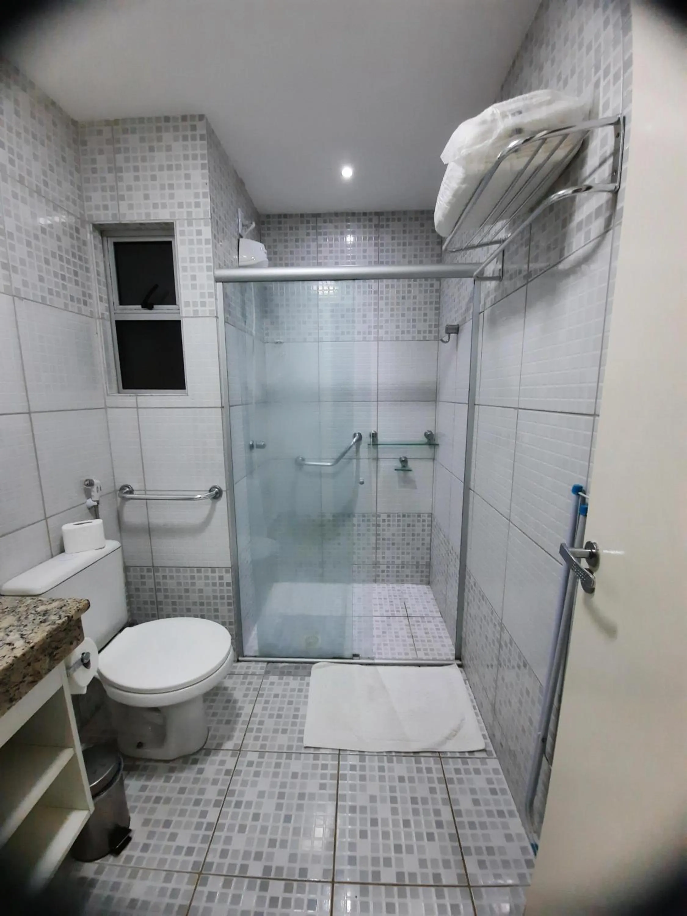 Bathroom in Lagoa Quente Hotel - LAGOA OFICIAL