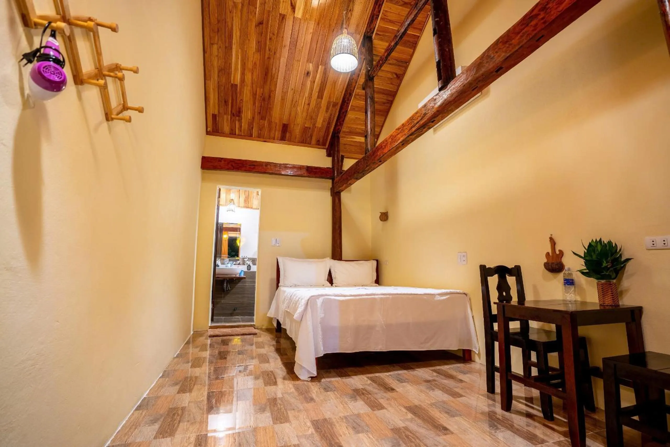 Bedroom, Bed in Phong Nha Ecolodge Homestay & Tours - Mountain View