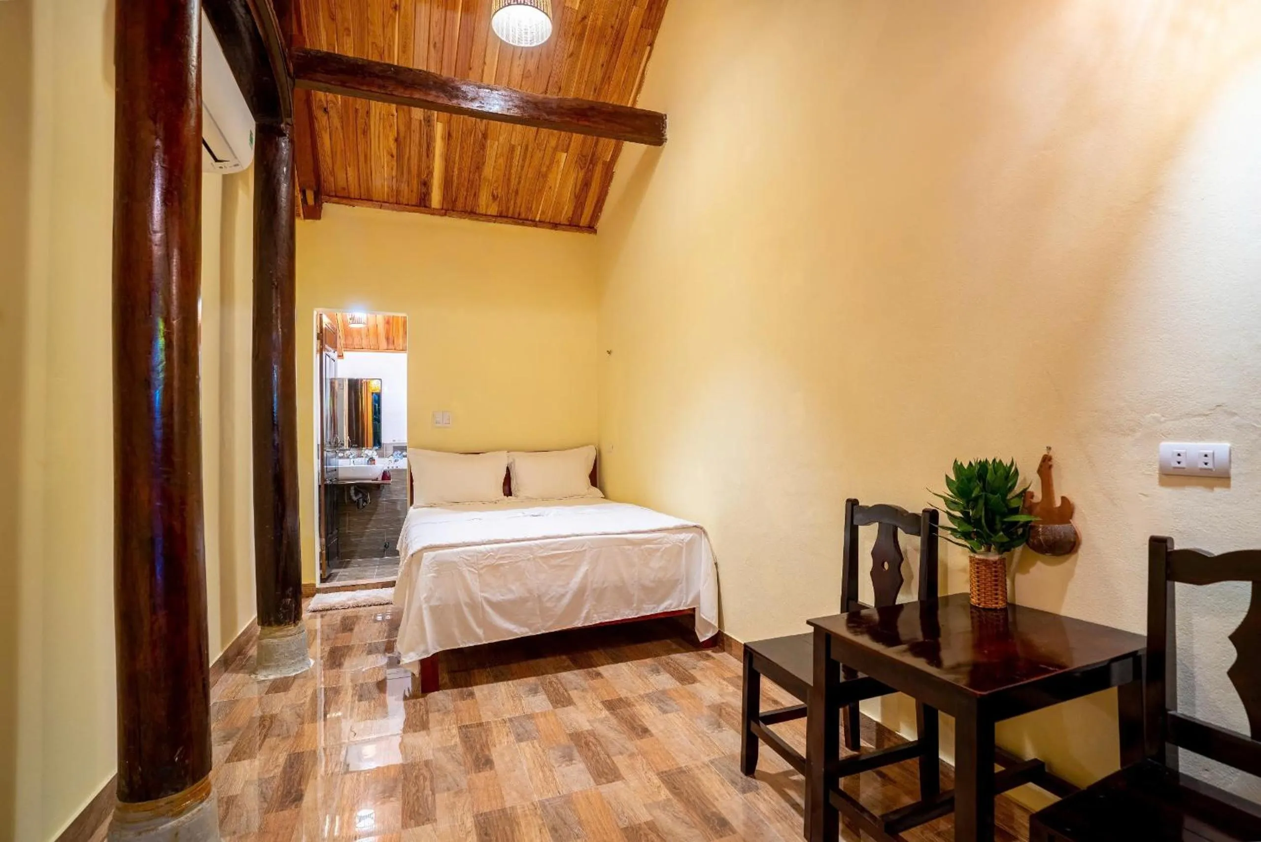 Bedroom, Bed in Phong Nha Ecolodge Homestay & Tours - Mountain View