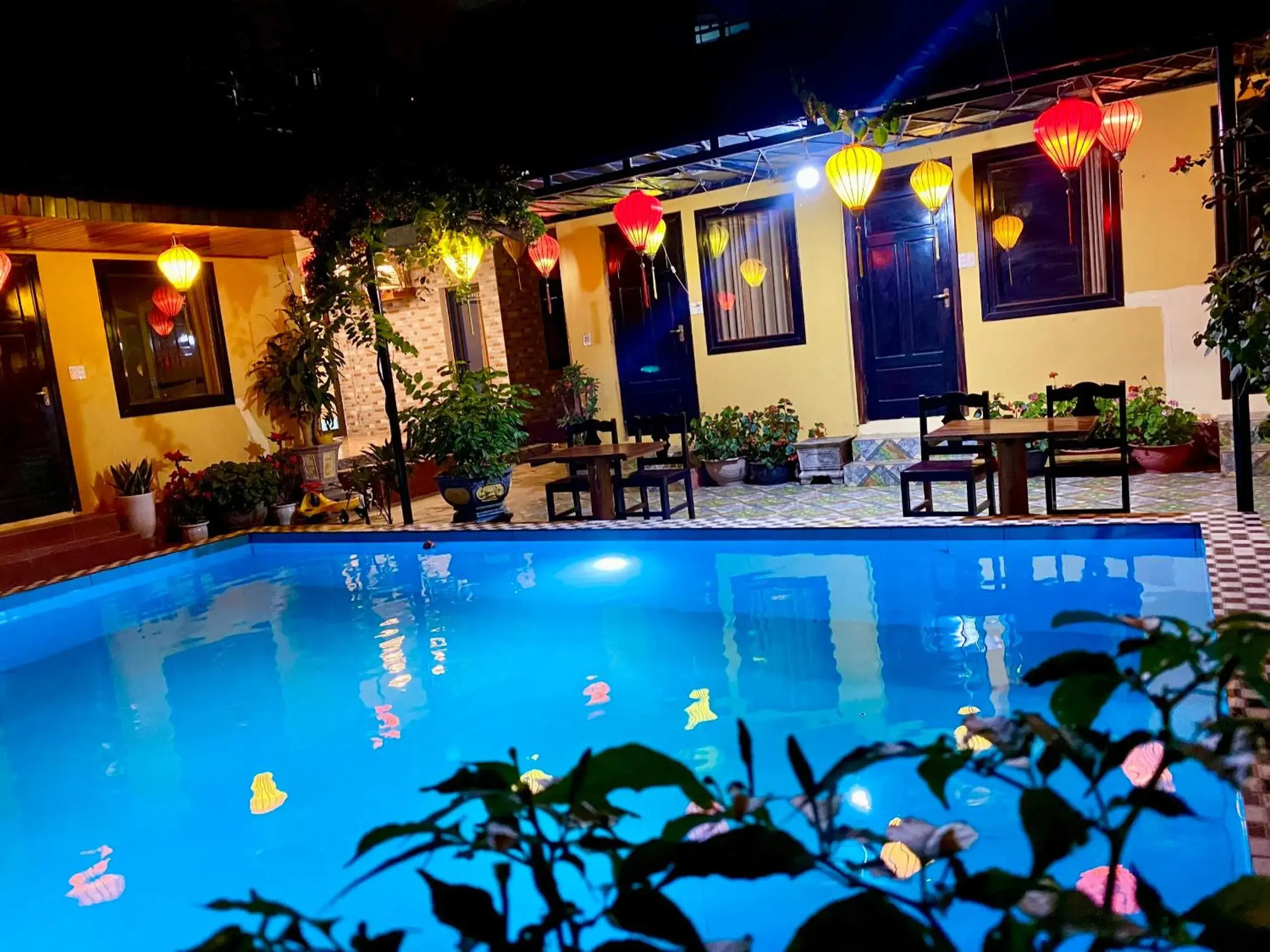 Double Room with Pool View in Phong Nha Ecolodge Homestay By HOFs Double Room with Pool View in Phong Nha Ecolodge Homestay By HOFs