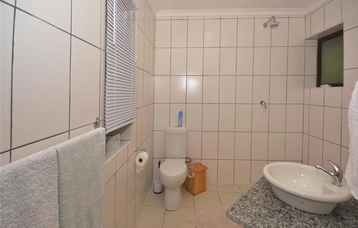 Shower in IRONWOOD LODGE