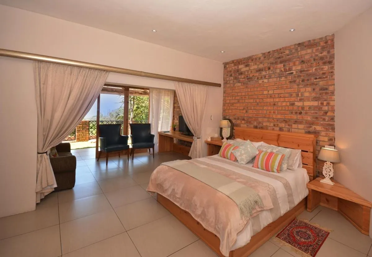 Photo of the whole room, Bed in IRONWOOD LODGE