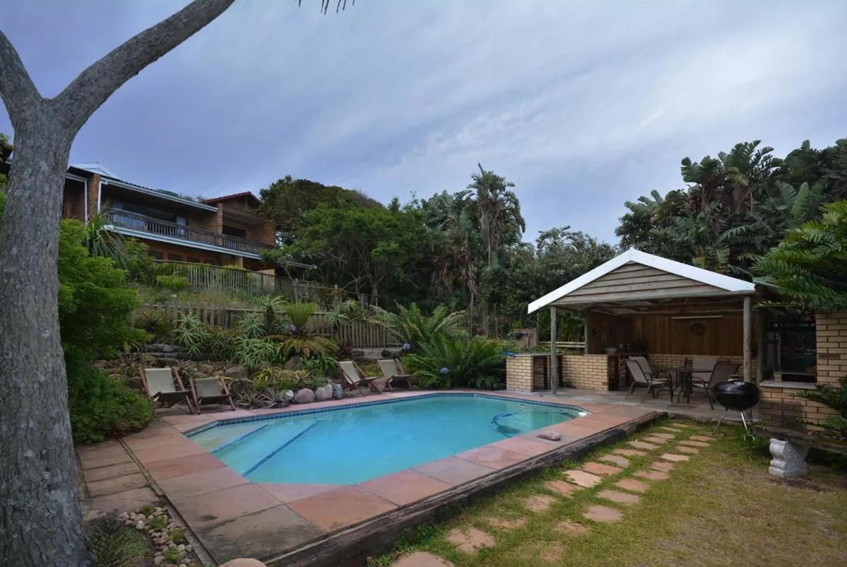 Swimming pool in IRONWOOD LODGE