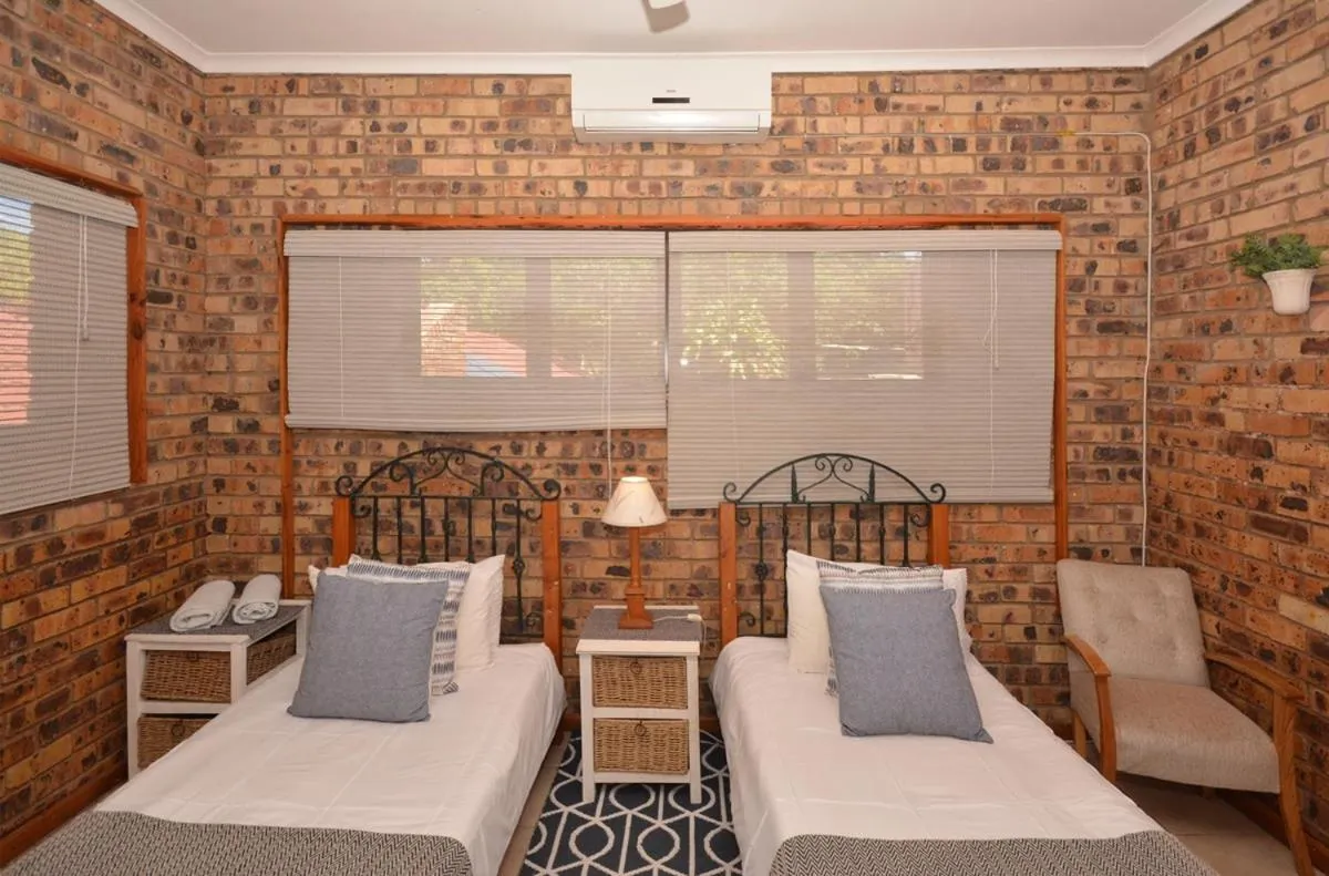 Bedroom, Bed in IRONWOOD LODGE