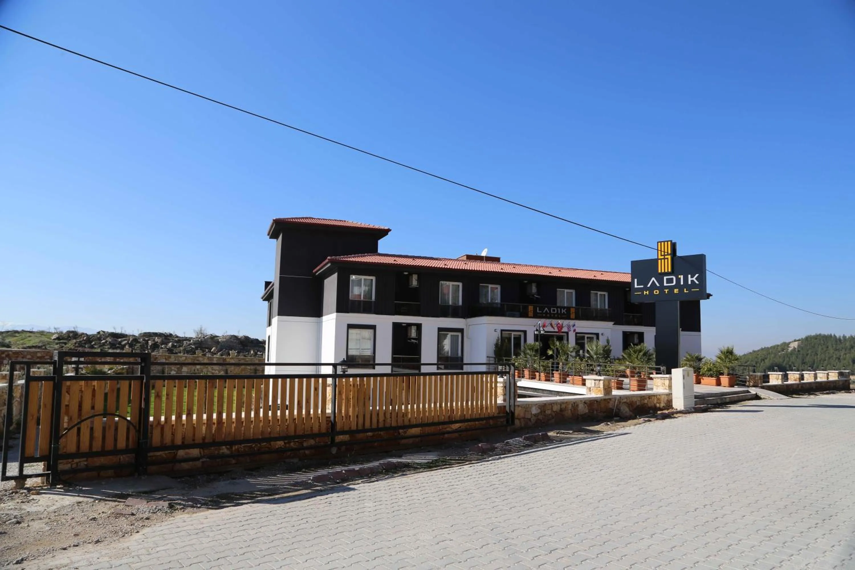 Ladik Hotel