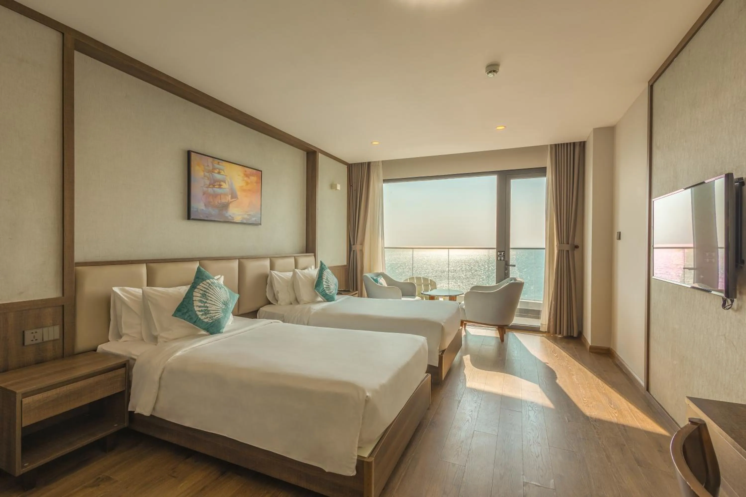 Bed in Sunset Beach Resort and Spa