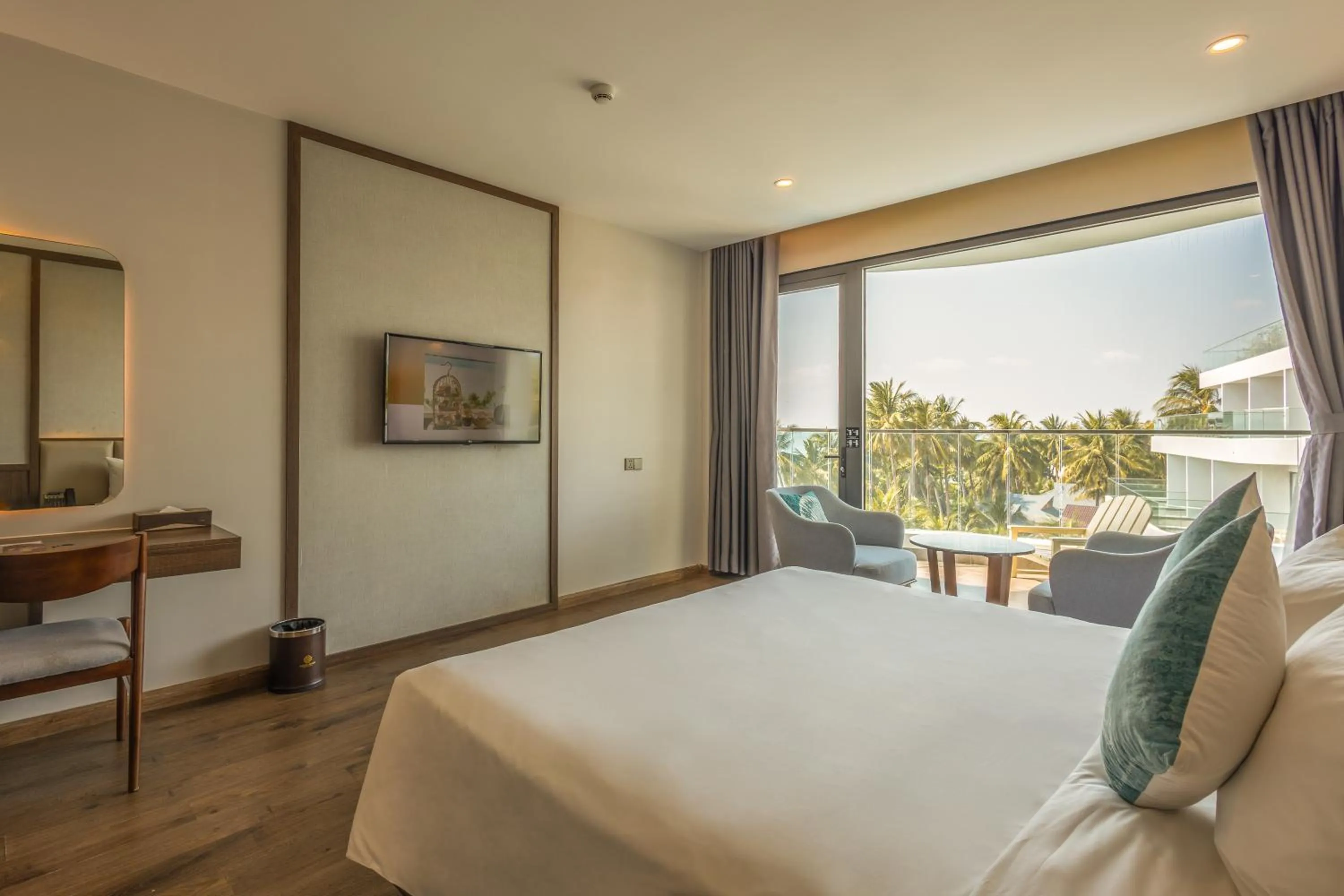 Bed in Sunset Beach Resort and Spa