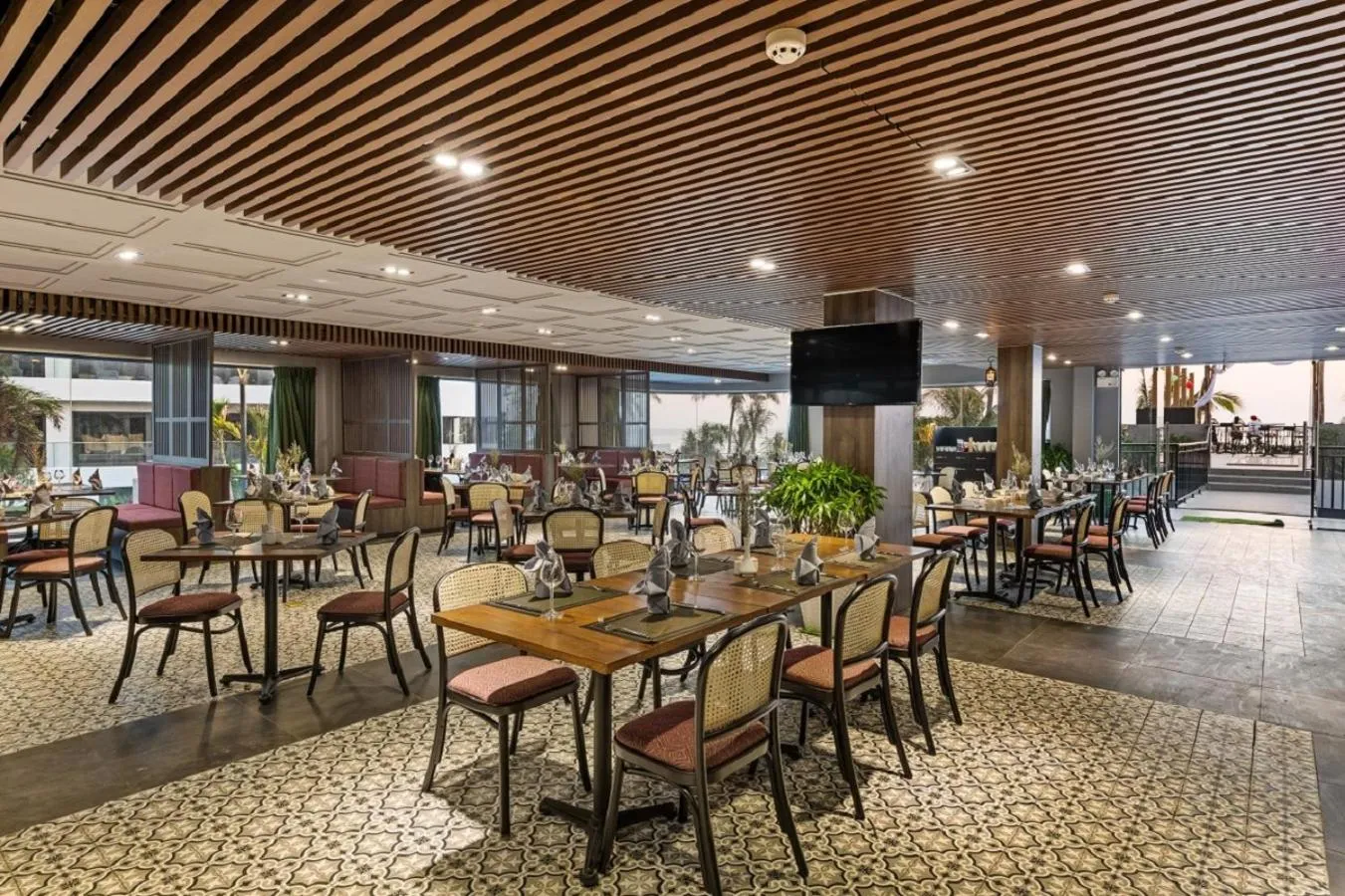 Restaurant/places to eat in Sunset Beach Resort and Spa