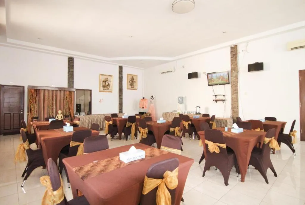 Restaurant/places to eat in Grand Ciwareng Inn Hotel and Resort