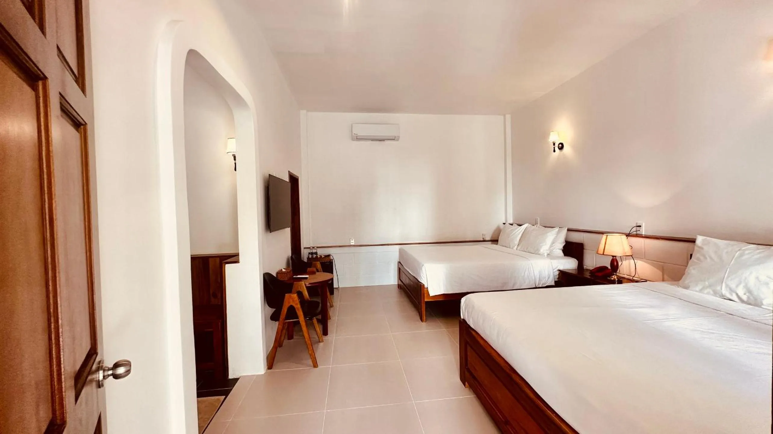 Bedroom, Bed in Vida Loca Sunset Beach Resort