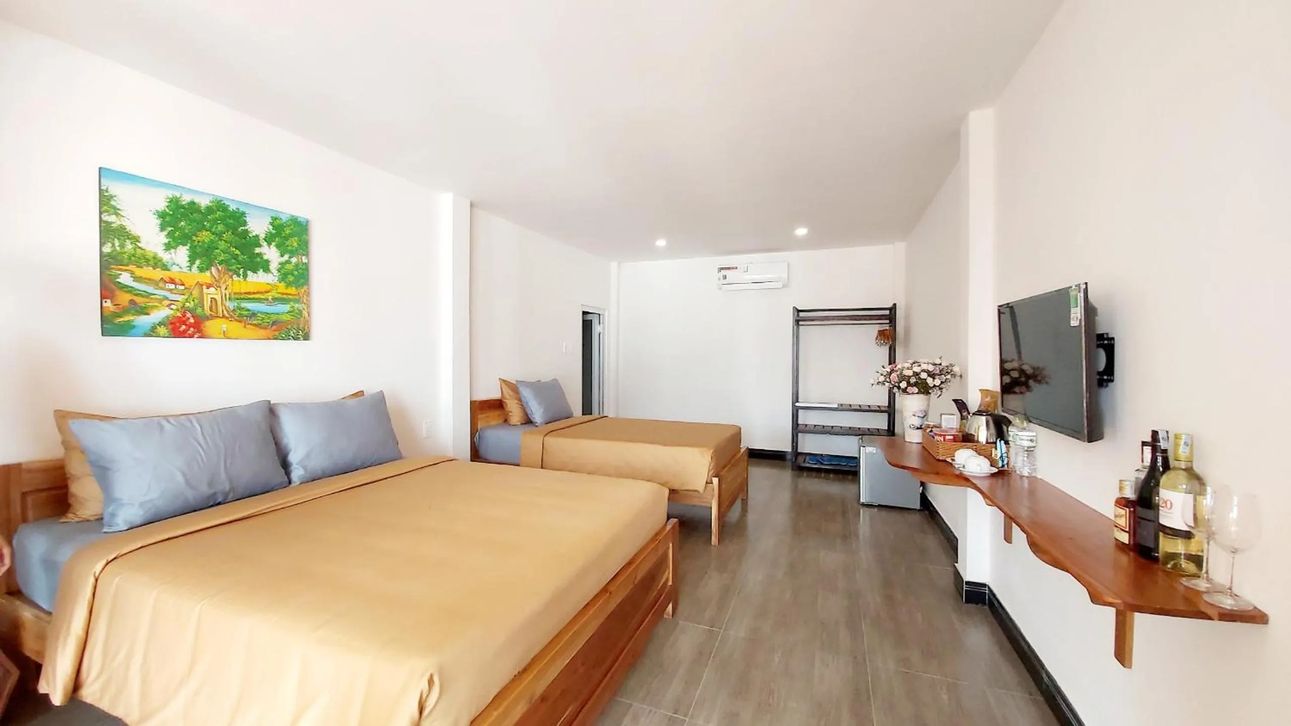 Photo of the whole room, Bed in Vida Loca Sunset Beach Resort