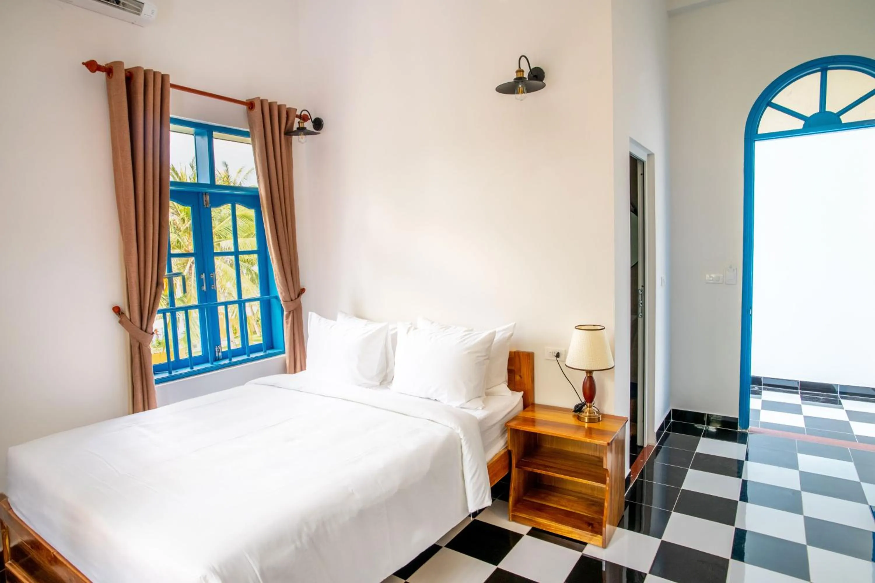 Bedroom, Bed in Vida Loca Sunset Beach Resort