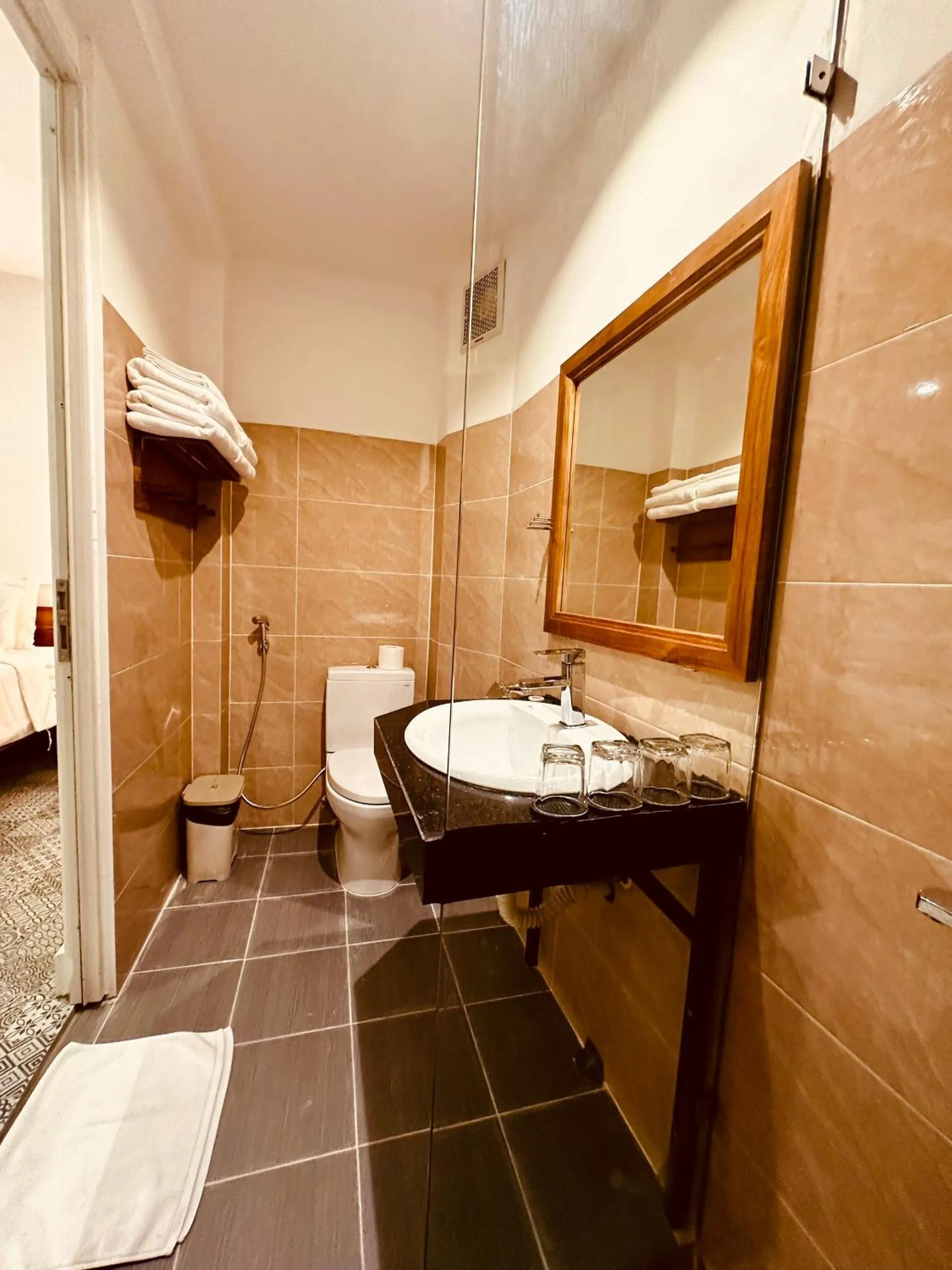 Shower in Vida Loca Sunset Beach Resort