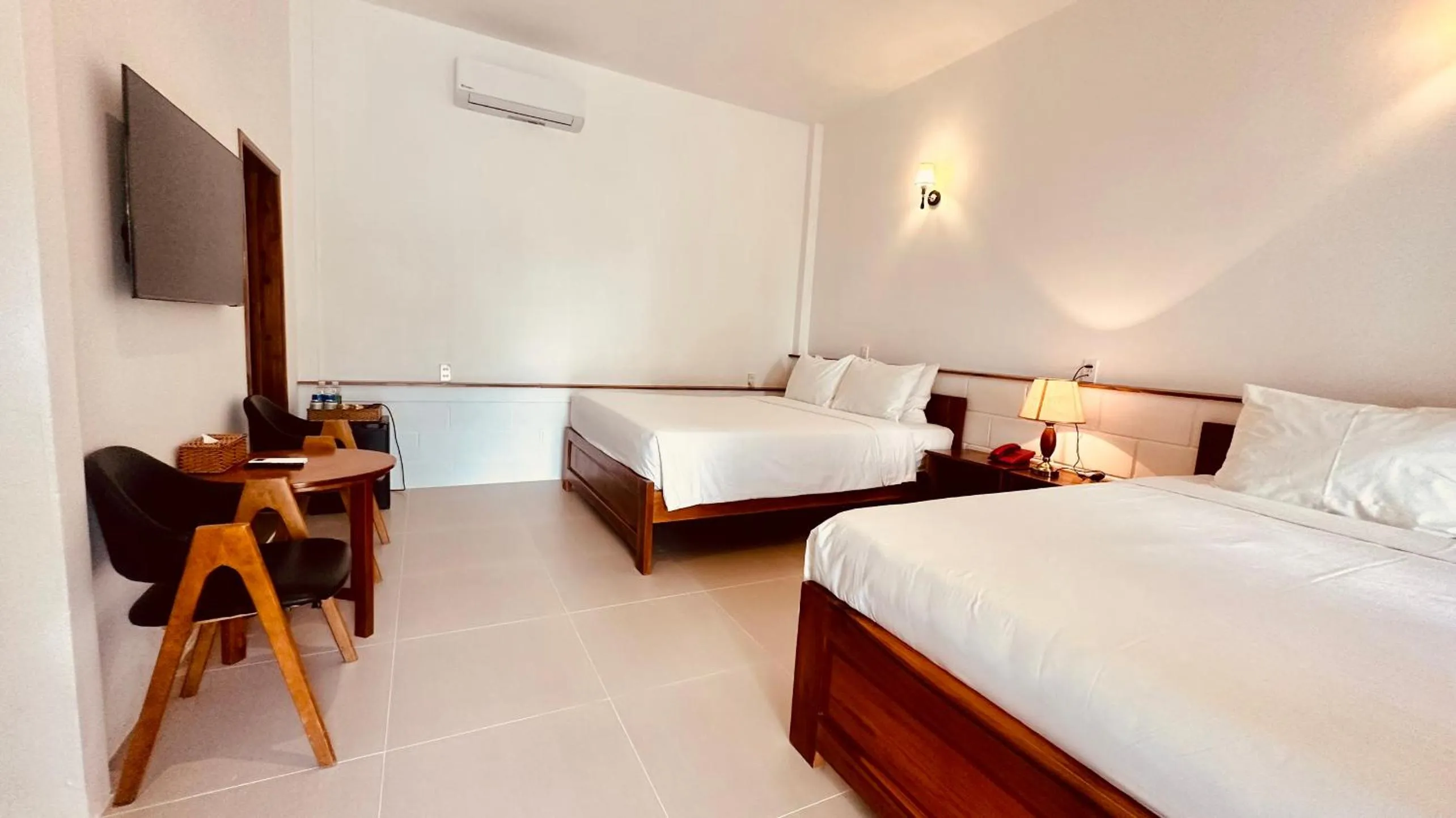 Bedroom, Bed in Vida Loca Sunset Beach Resort