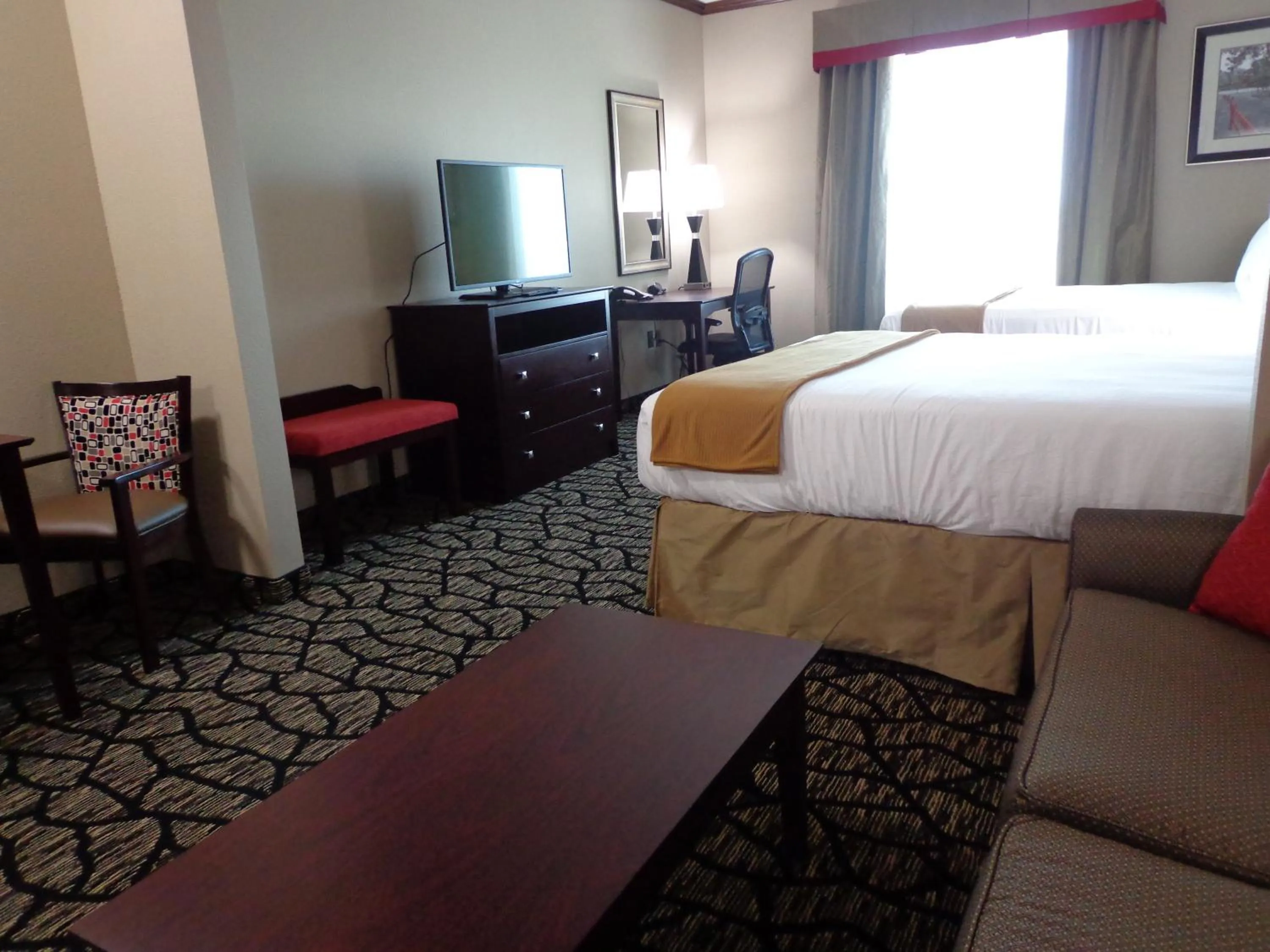 Photo of the whole room, Bed in Holiday Inn Express and Suites Lubbock South by IHG