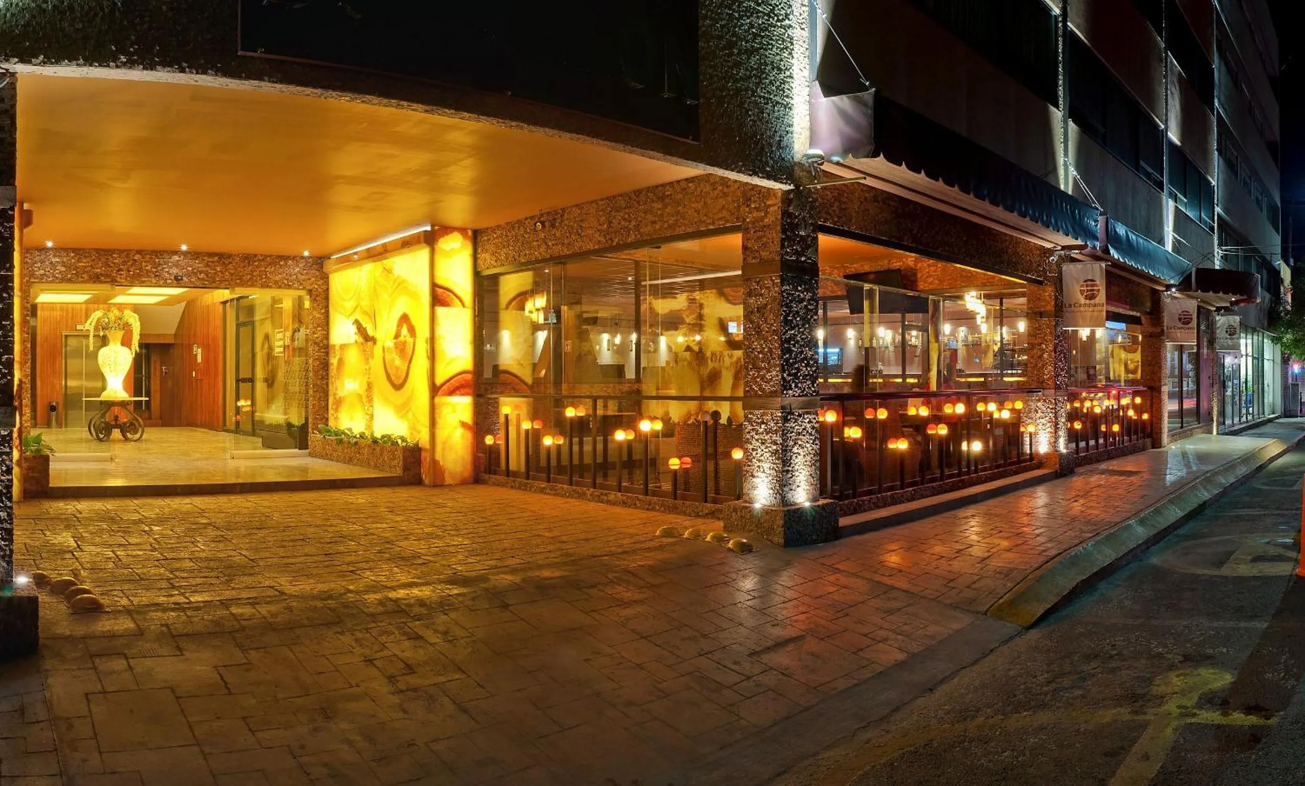 Facade/entrance in Hotel Don Simón