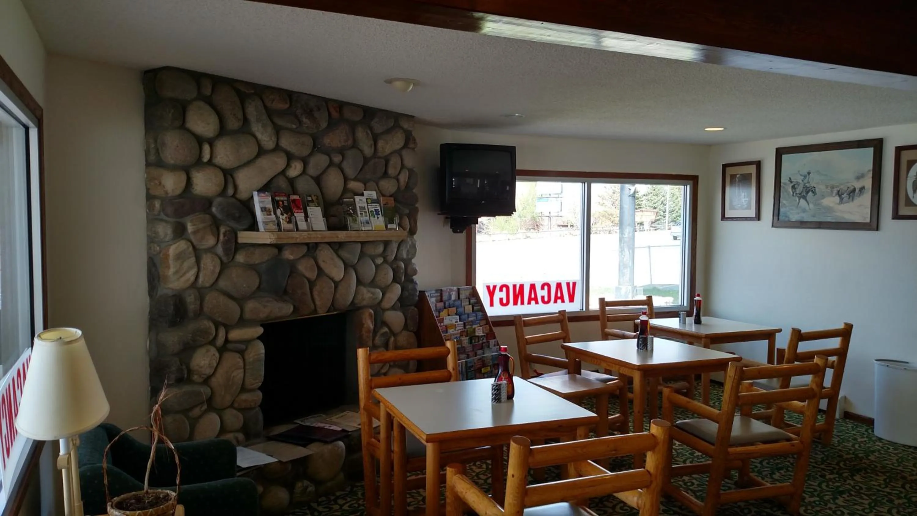 Restaurant/places to eat in A Wyoming Inn