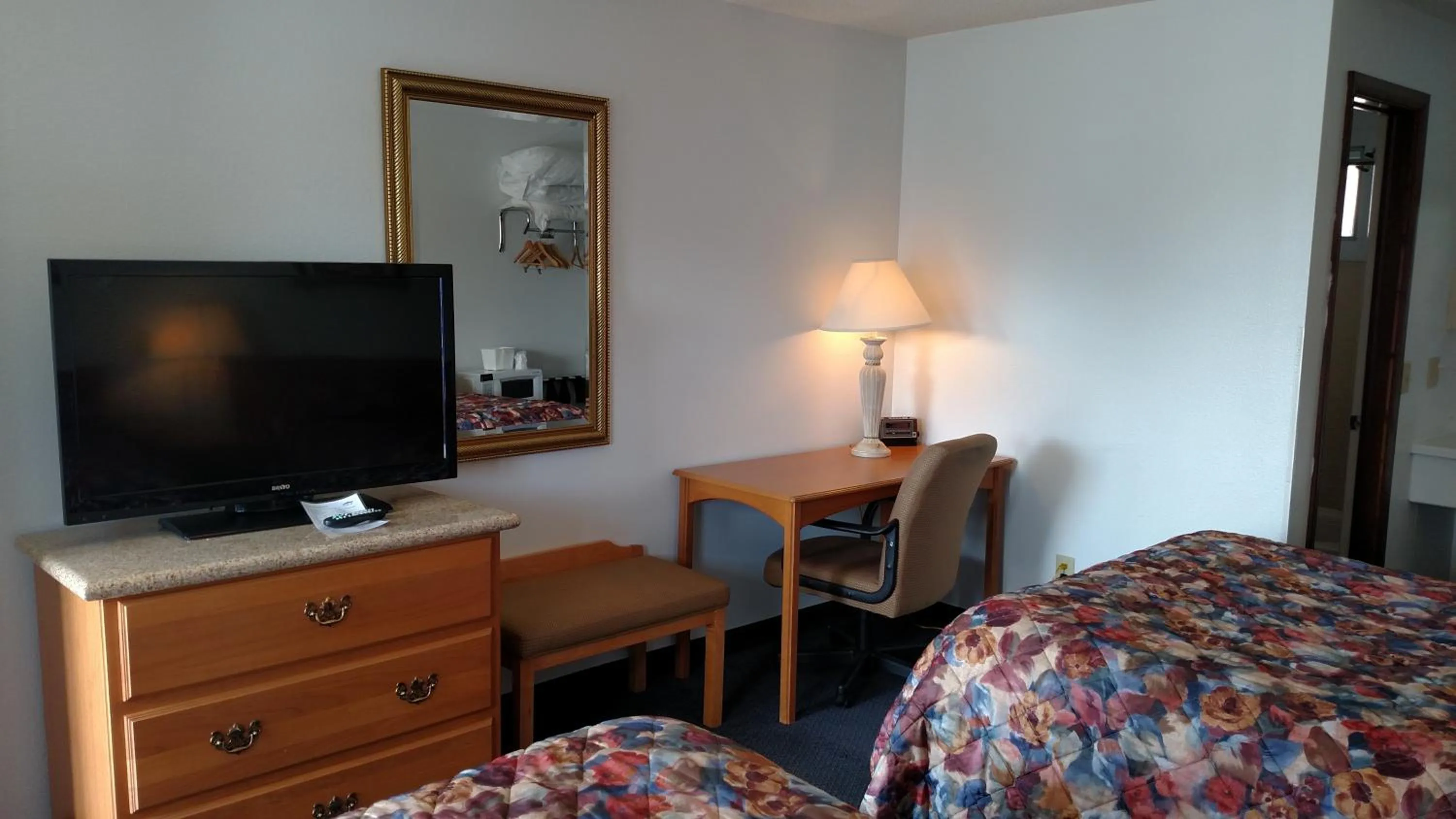 TV and multimedia, Bed in A Wyoming Inn