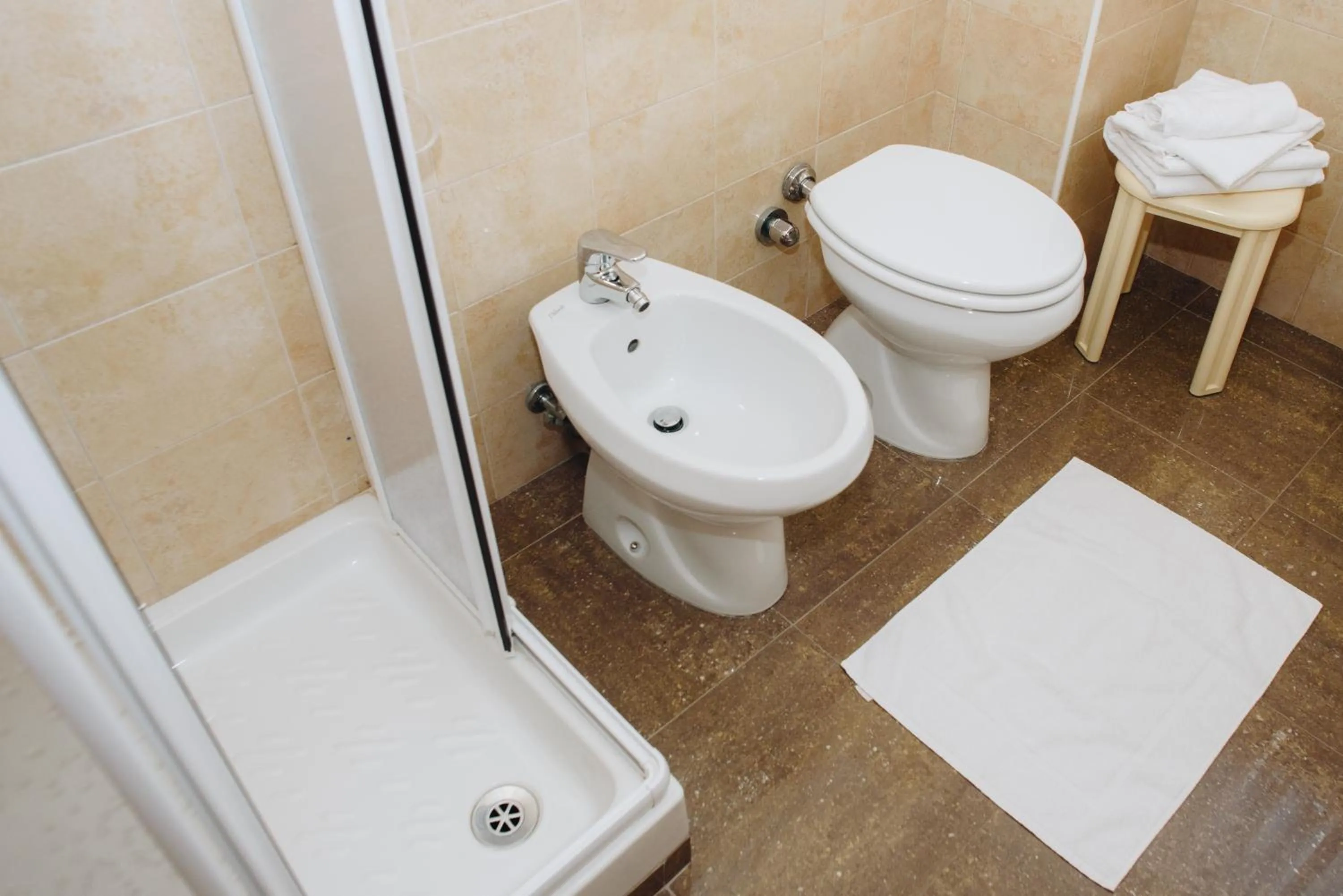 Shower in UniHo Hostel