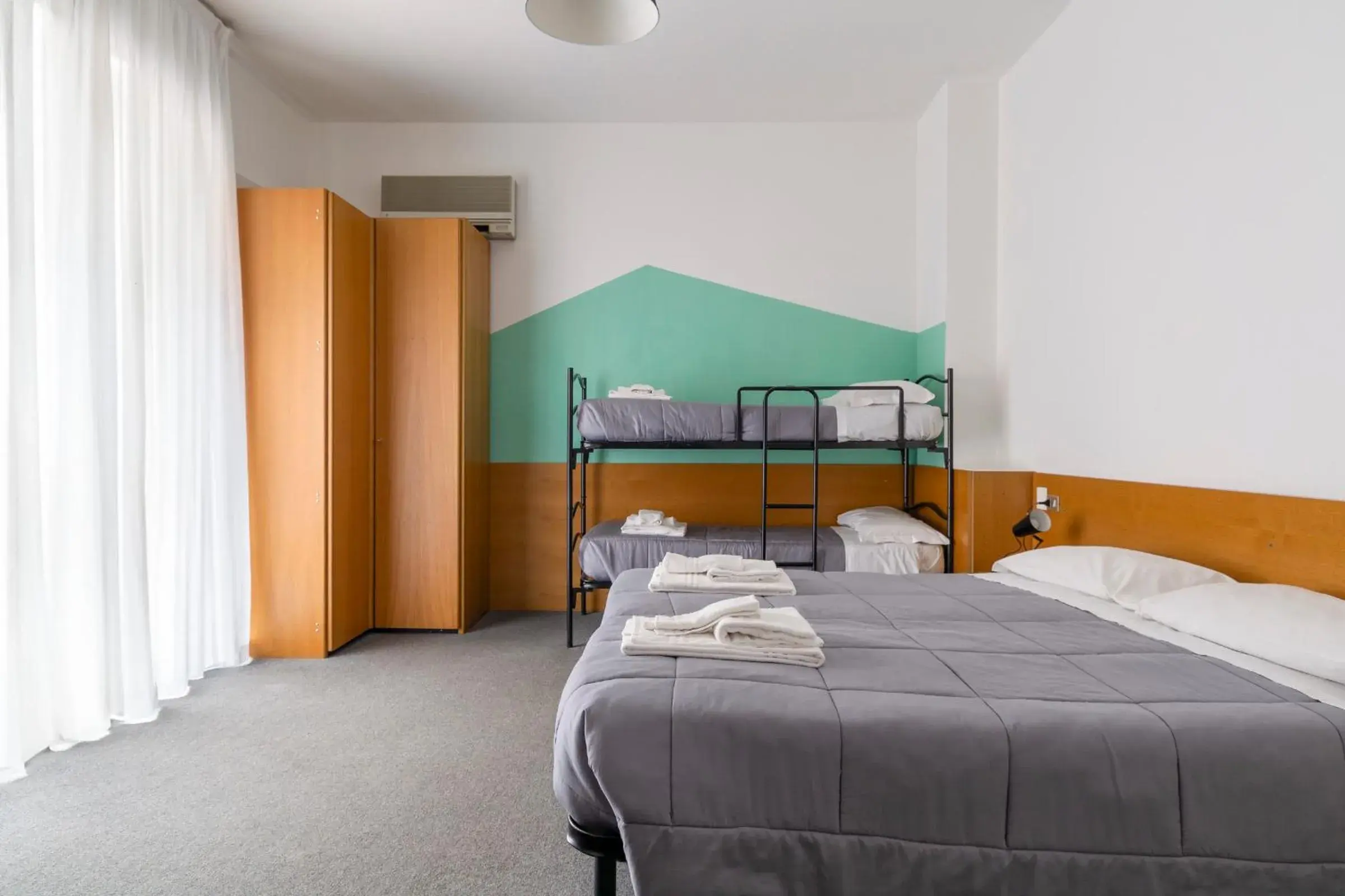 Quadruple Room in UniHo Hostel Quadruple Room in UniHo Hostel