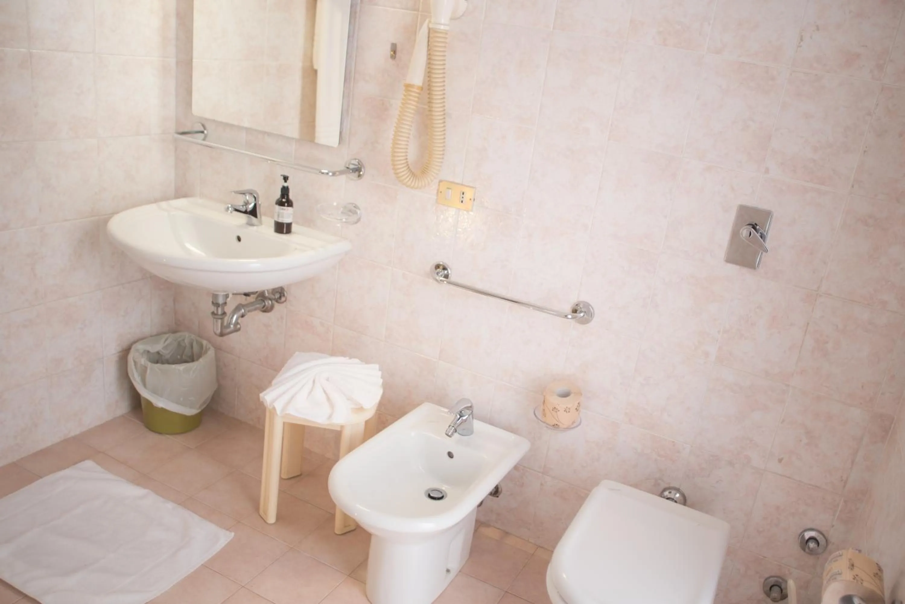 Shower in UniHo Hostel