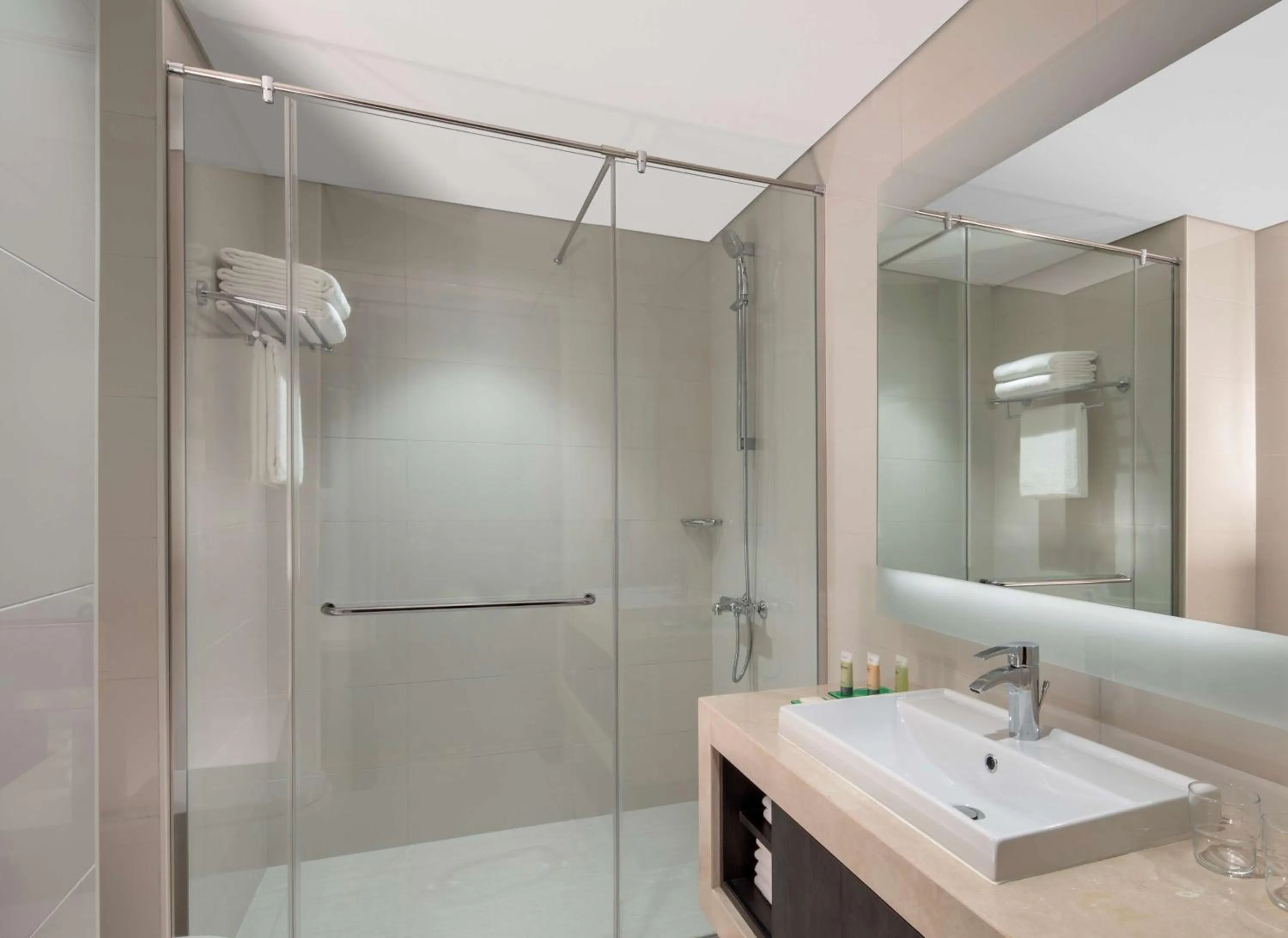 Bathroom in Hyatt Place Dubai Jumeirah