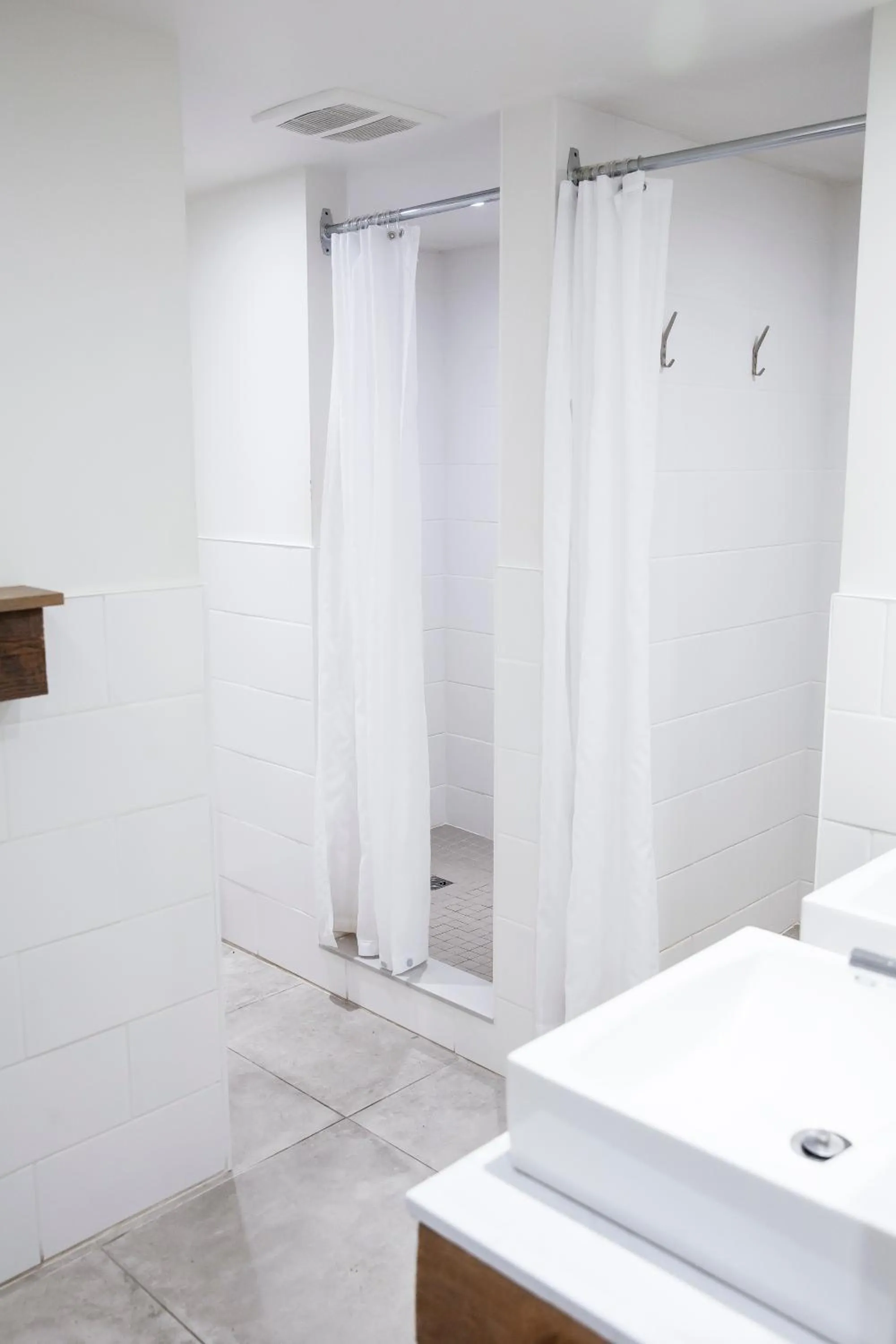 Shower in Auberge Manitonga