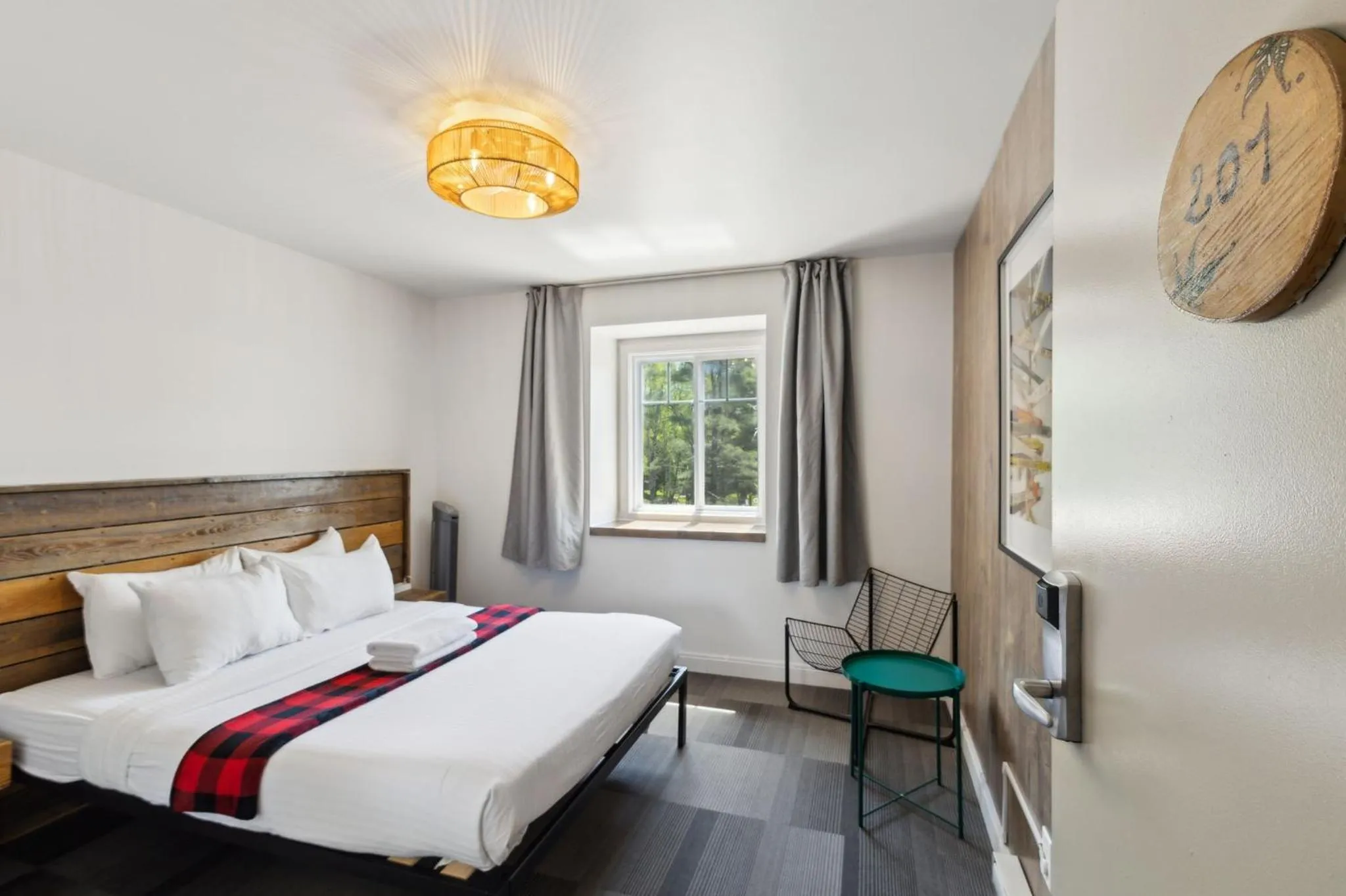 Bed in Auberge Manitonga