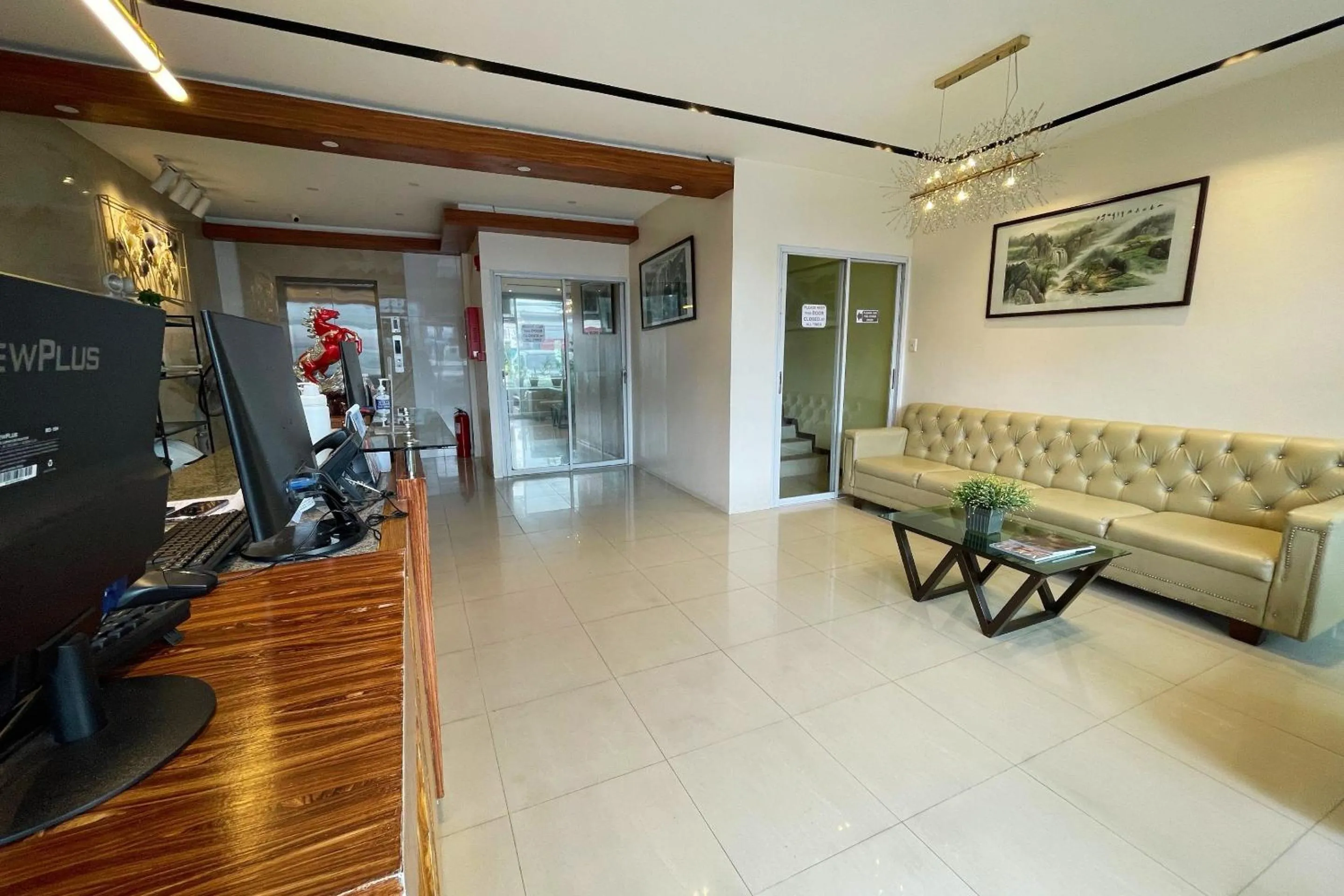 Seating area in Diamond Spring Hotel Angeles