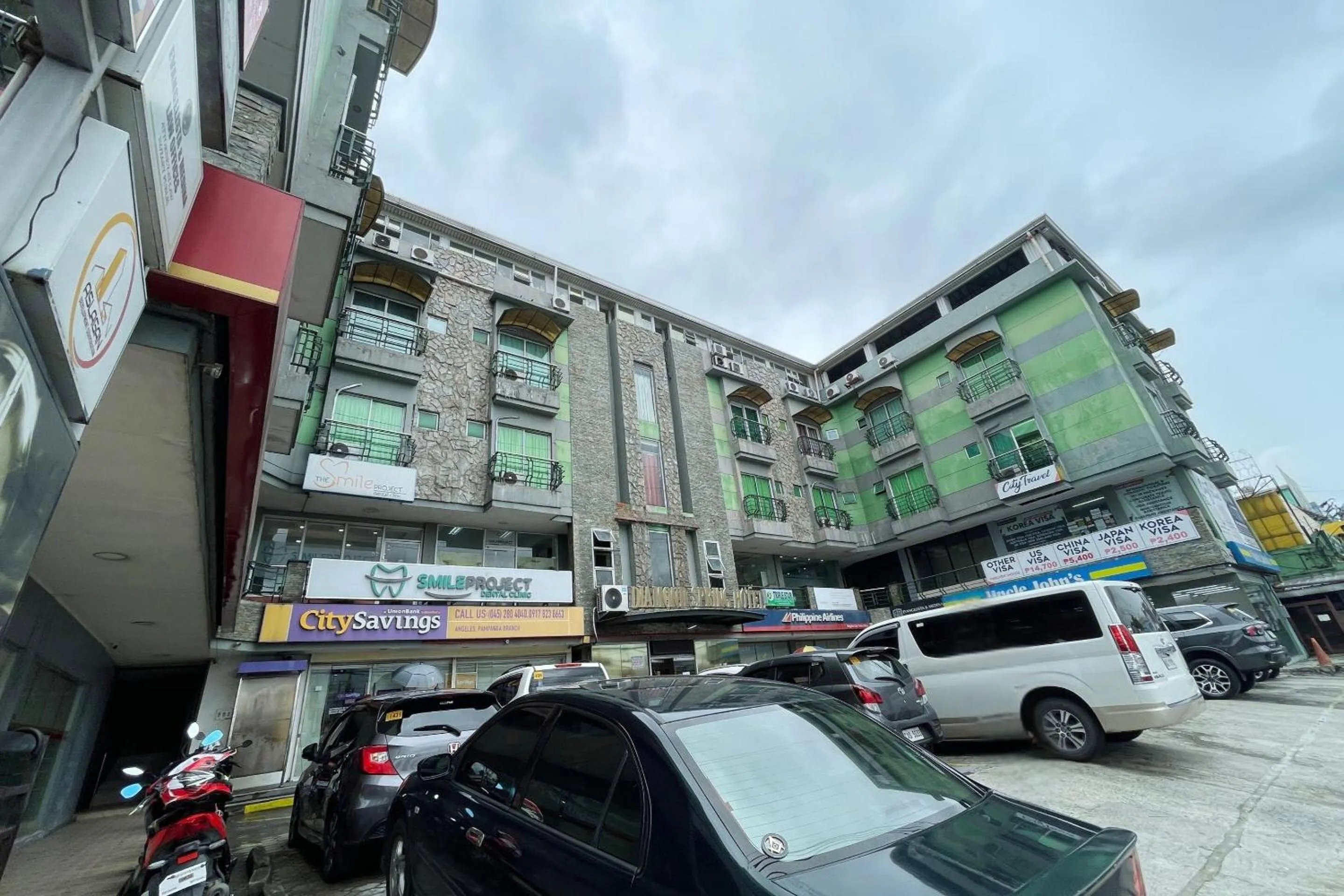 Property building in Diamond Spring Hotel Angeles