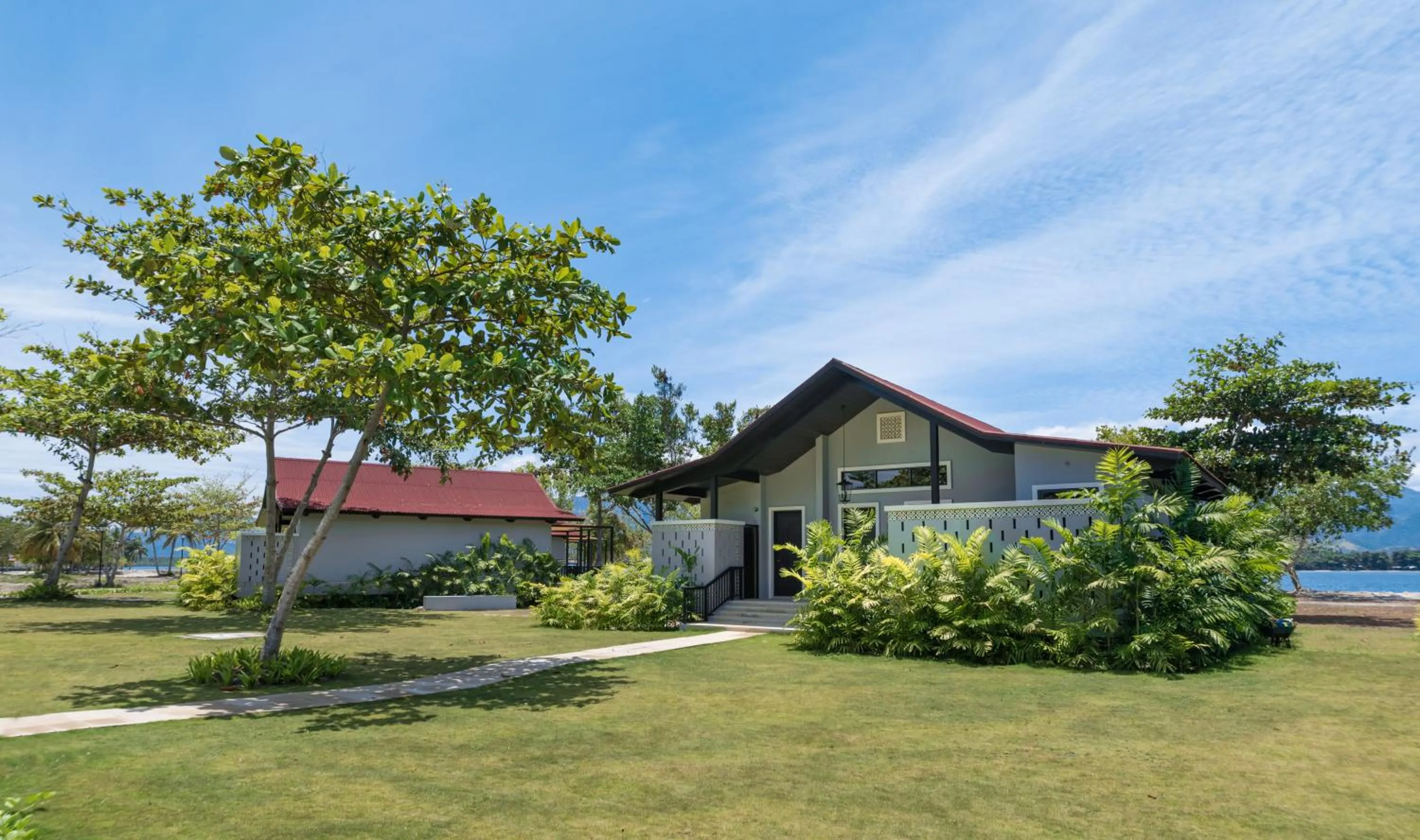 Facade/entrance in Dusit Thani Lubi Plantation Resort