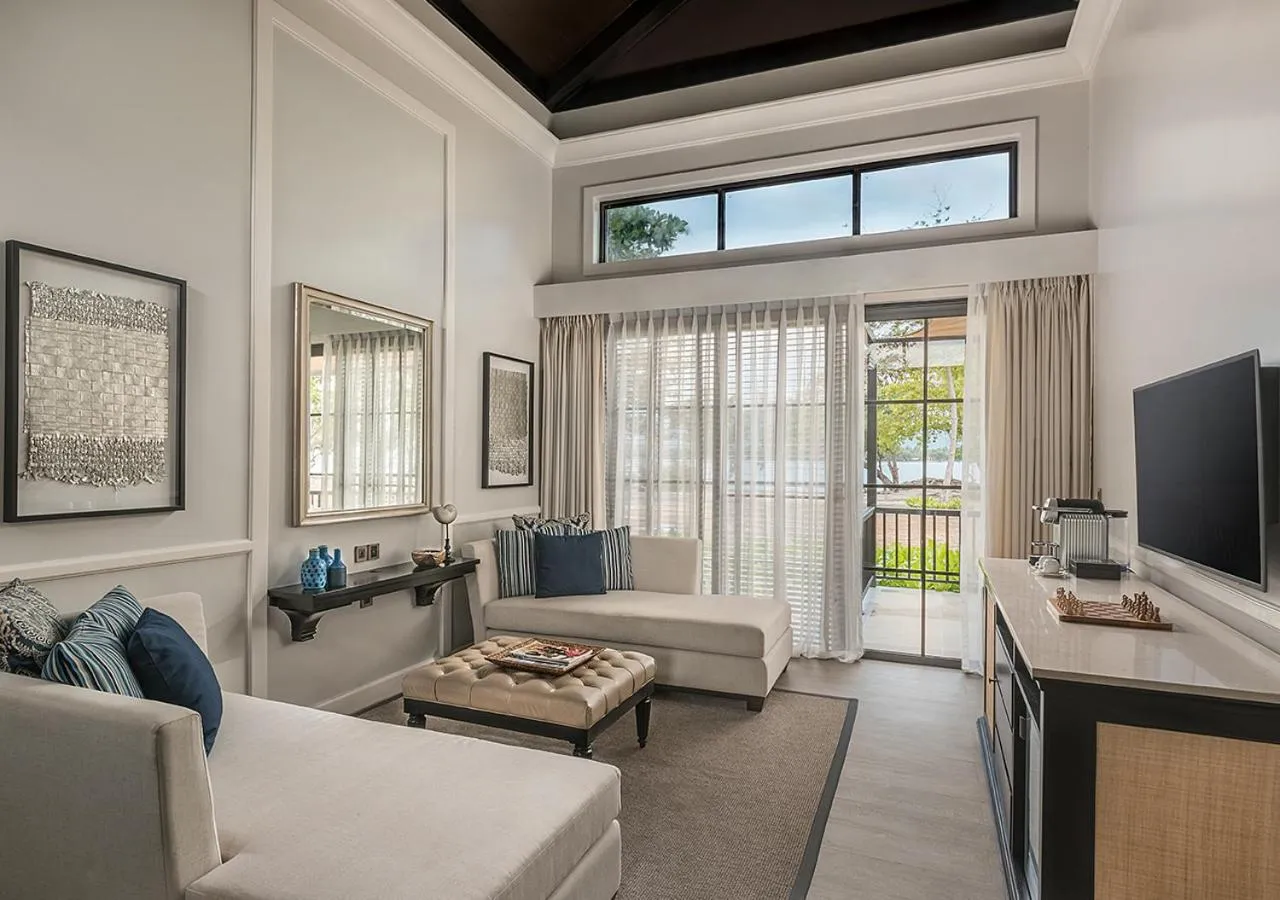 Communal lounge/ TV room in Dusit Thani Lubi Plantation Resort