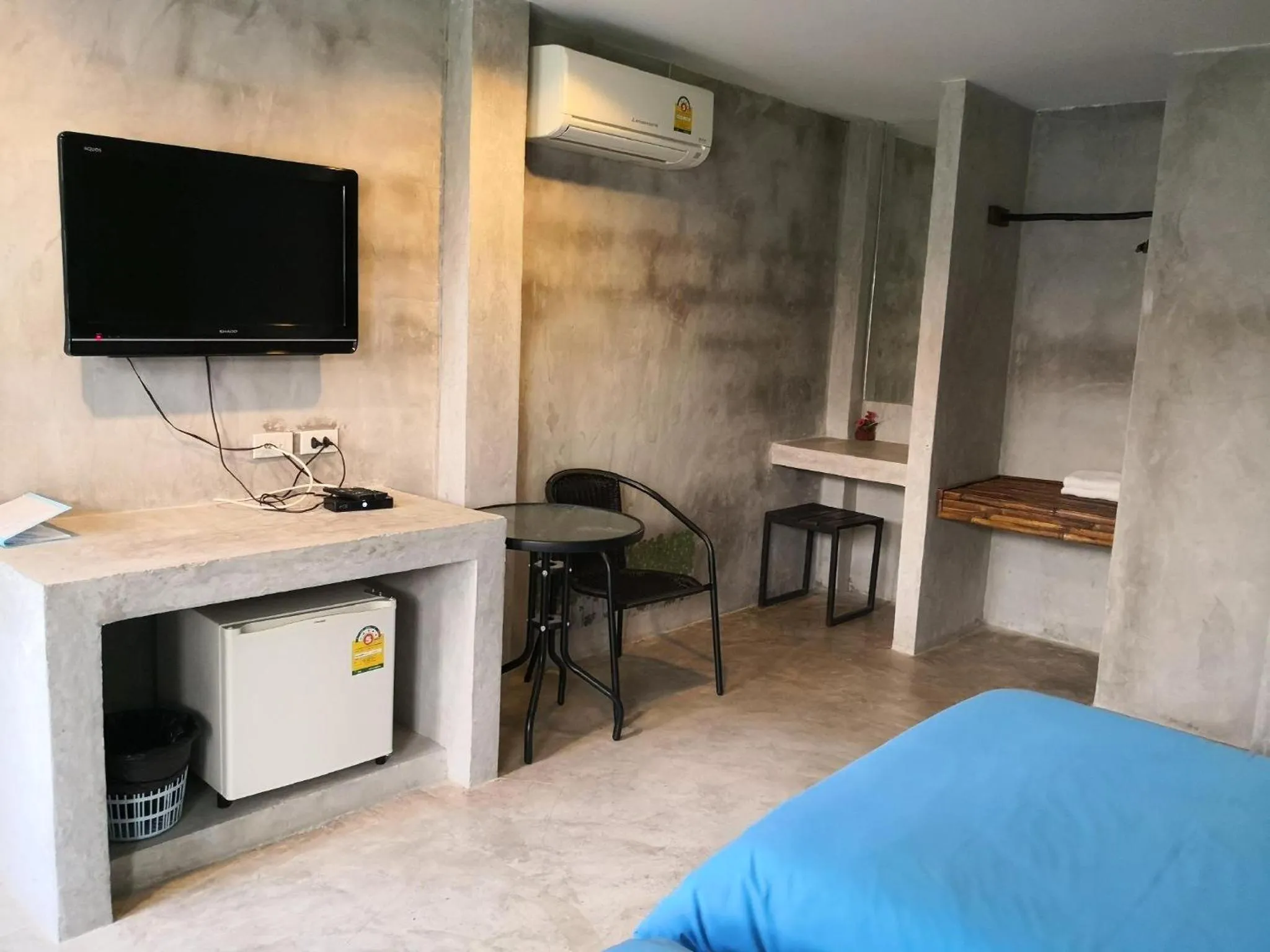 Bedroom, Bed in The Curve Residence