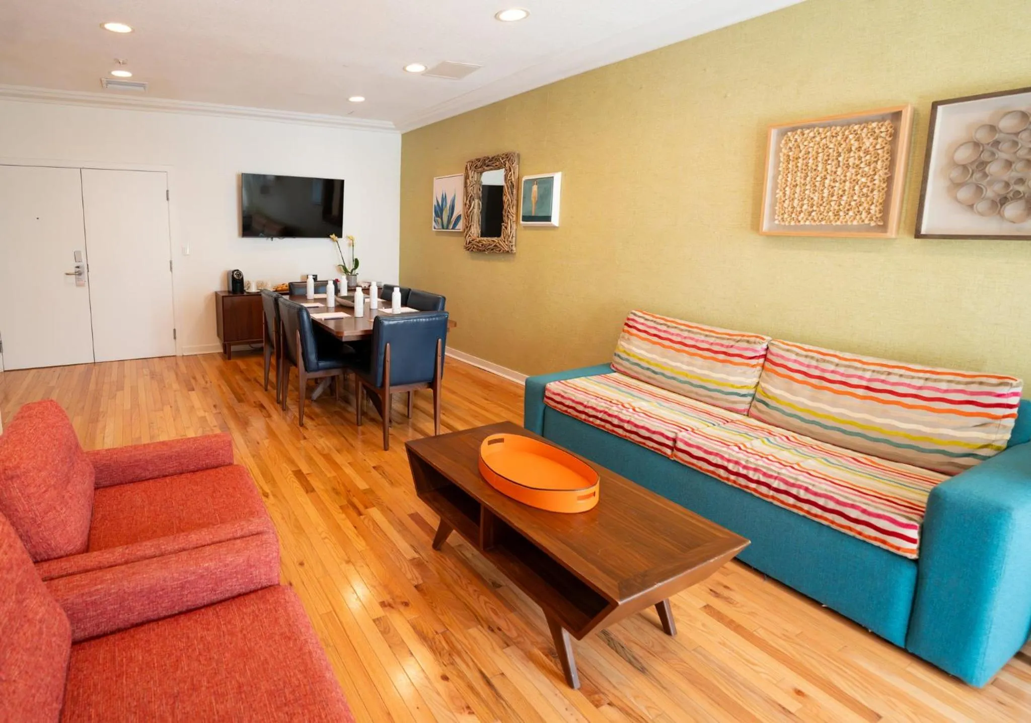 Photo of the whole room in Circa 39 Miami Beach