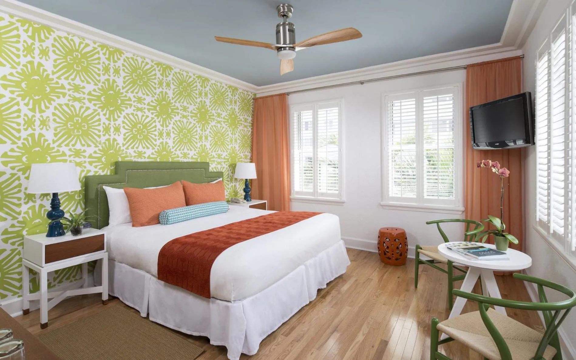 Photo of the whole room, Bed in Circa 39 Miami Beach