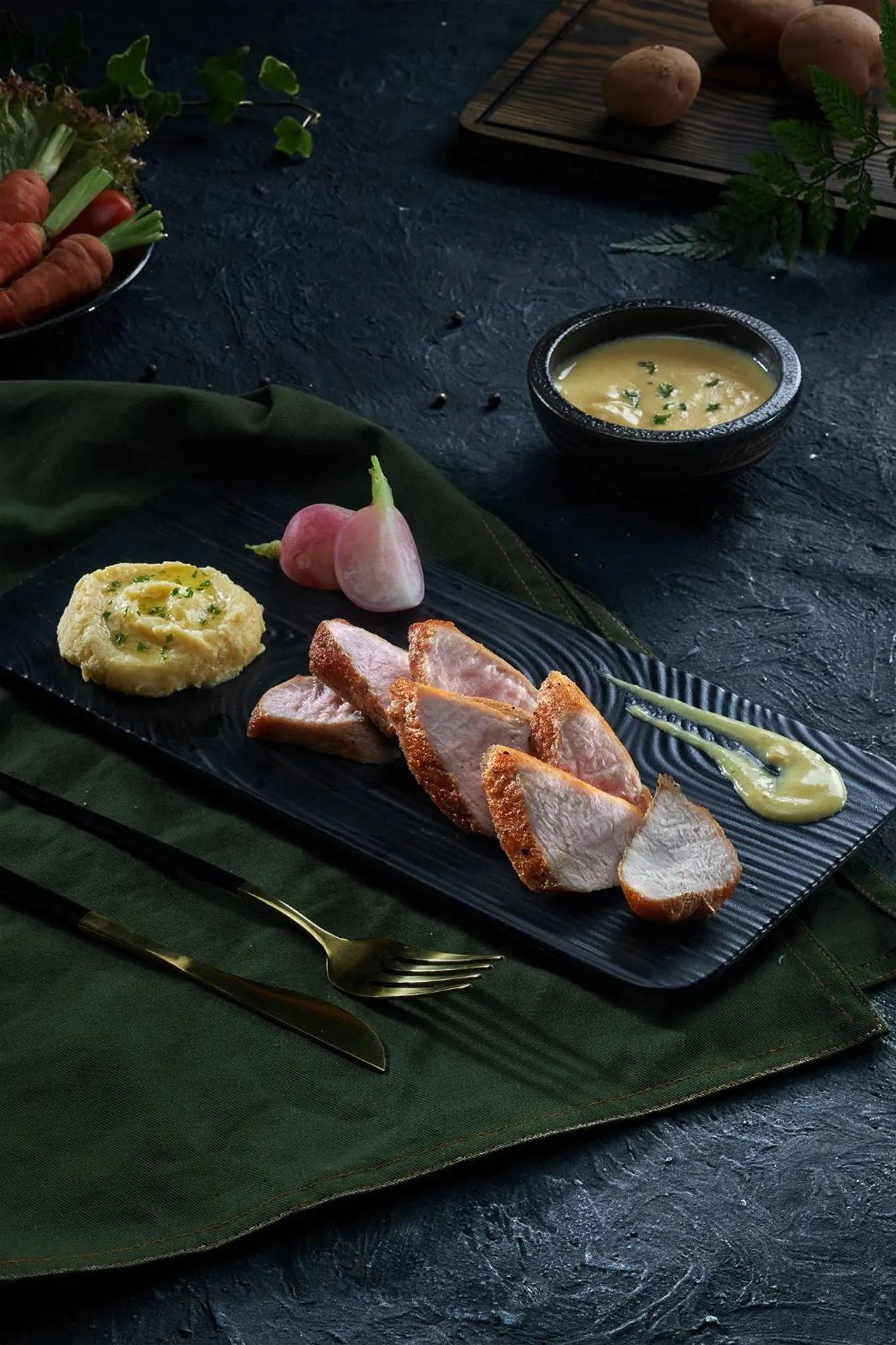 Restaurant/places to eat in Canary Dalat Hotel