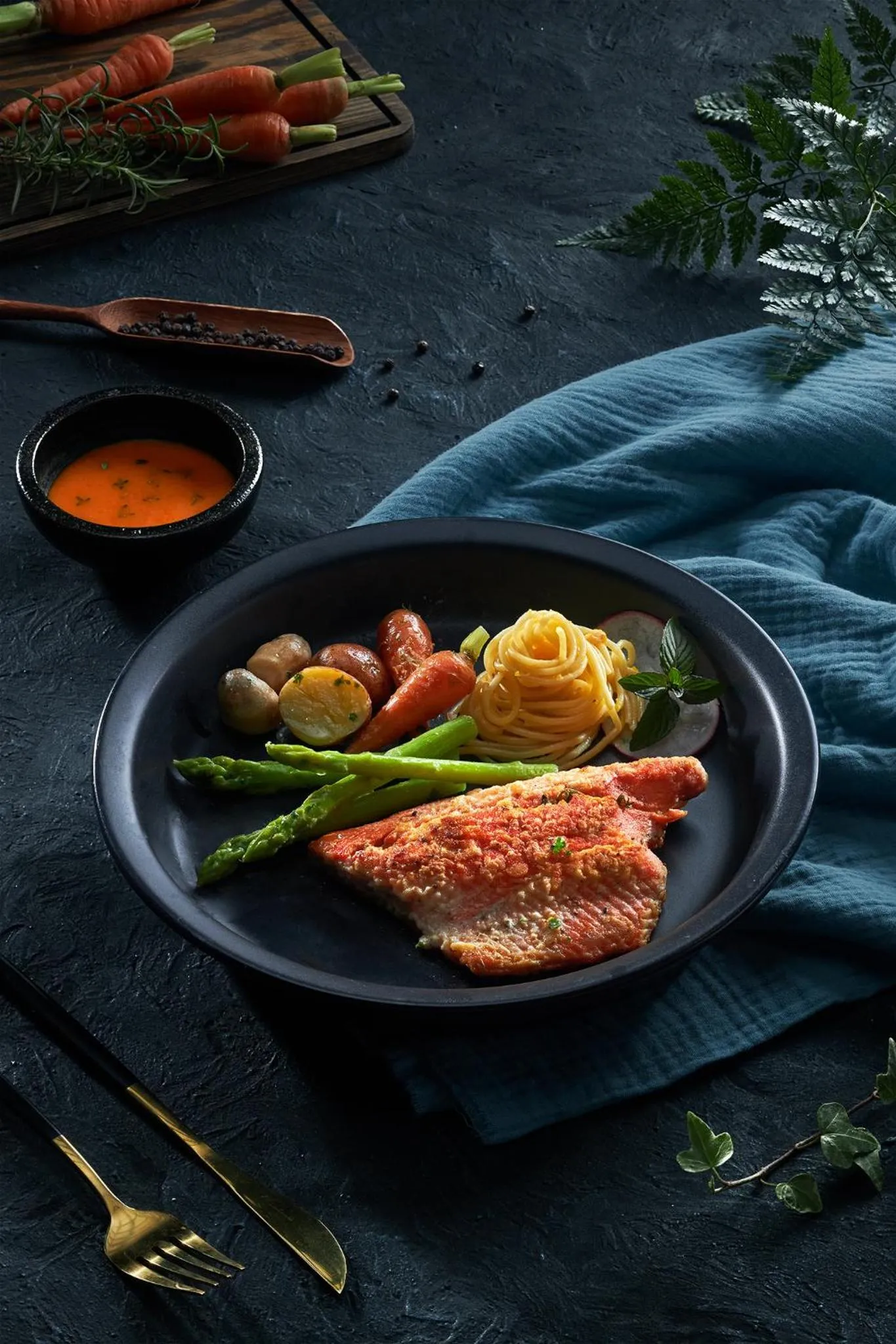 Restaurant/places to eat in Canary Dalat Hotel