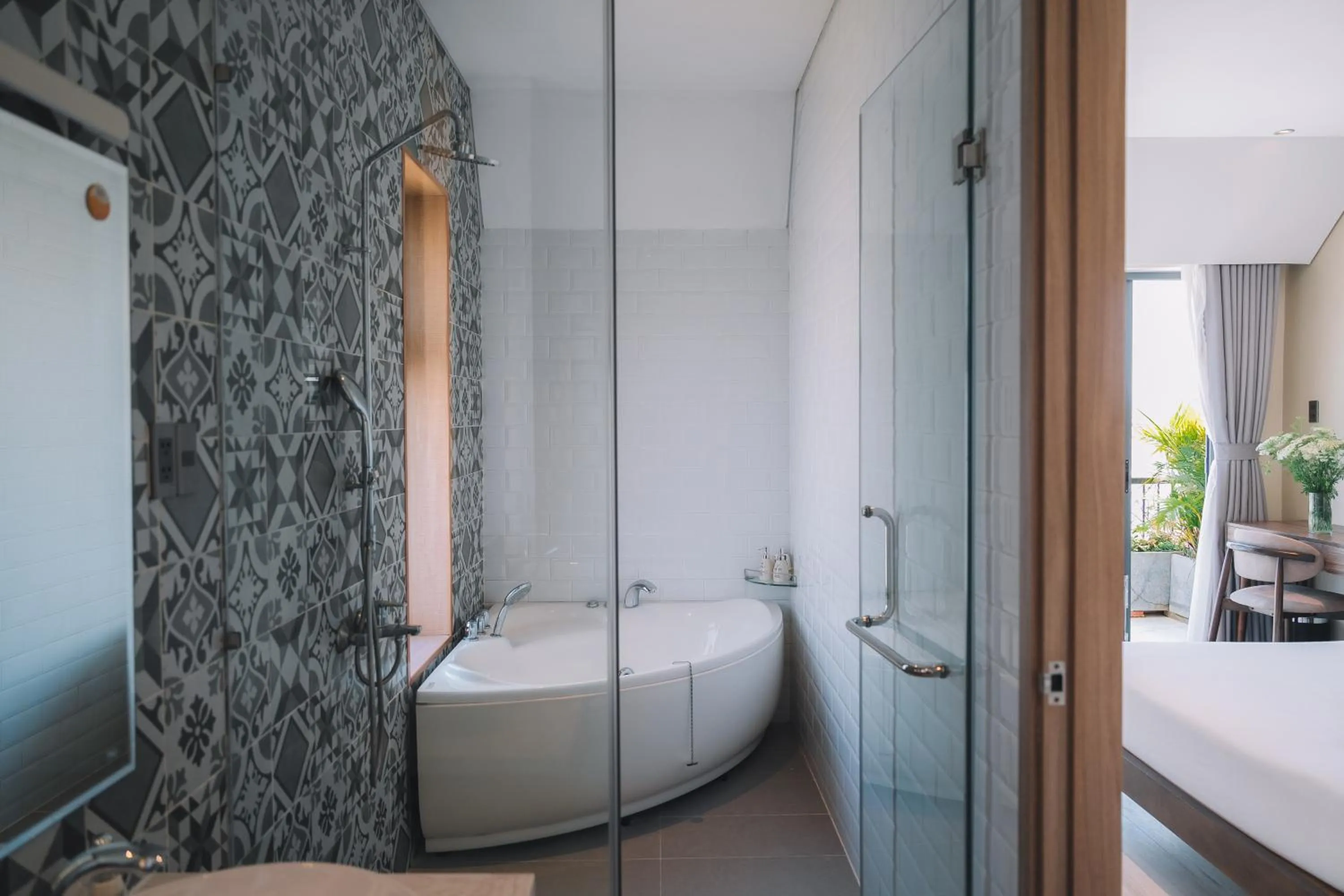 Bathroom, Bed in Canary Dalat Hotel