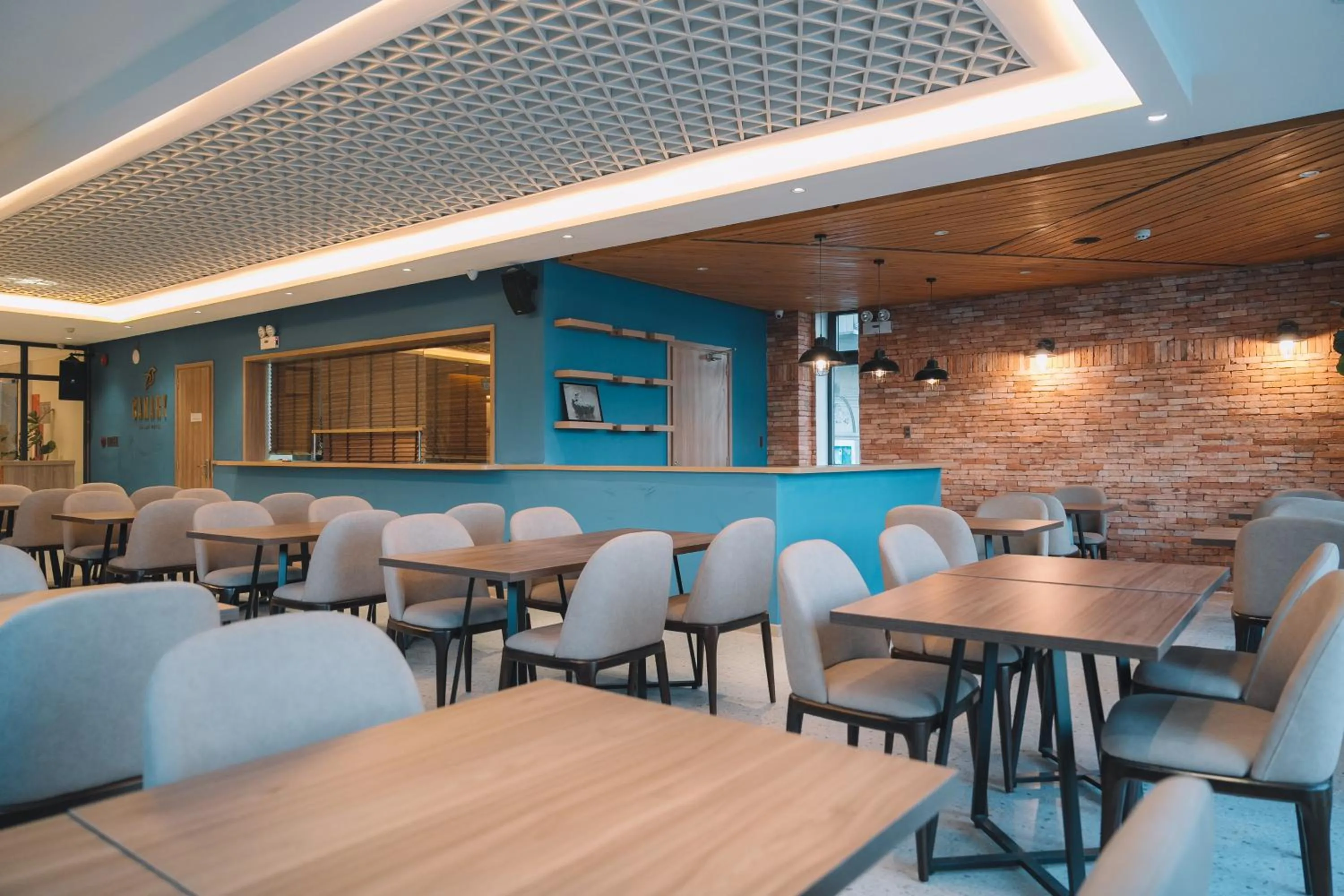 Restaurant/places to eat in Canary Dalat Hotel