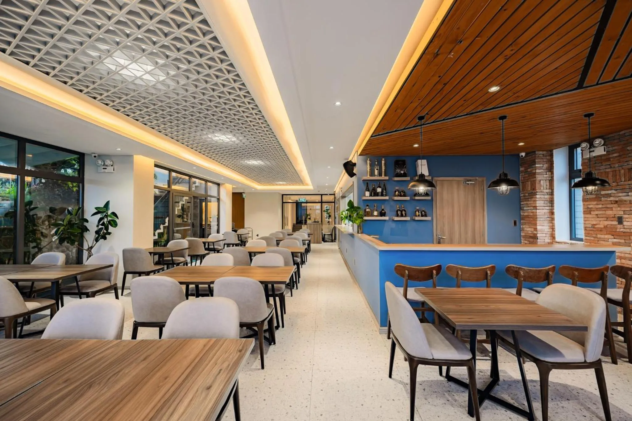 Restaurant/places to eat in Canary Dalat Hotel