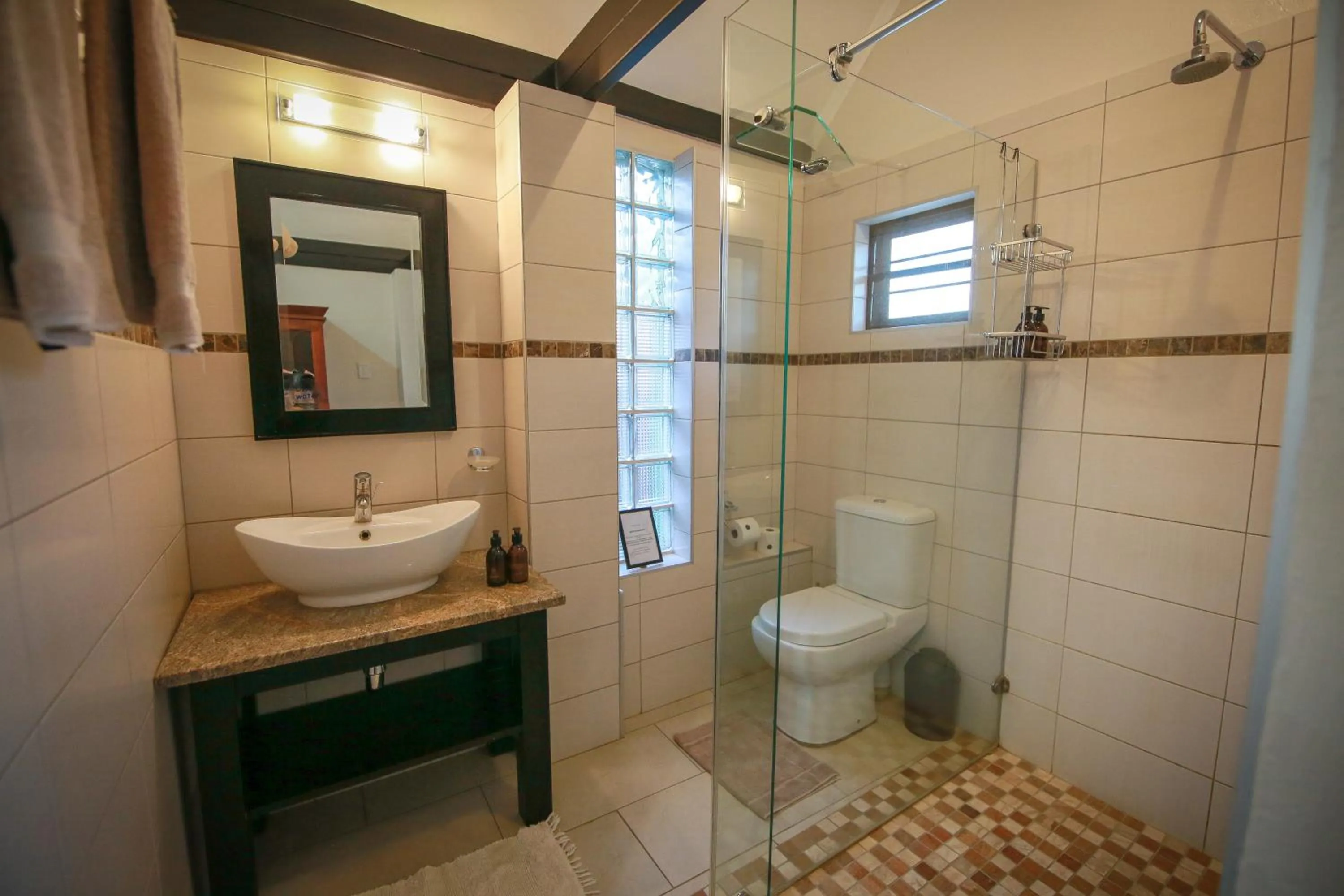 Shower in Droombos Boutique Hotel