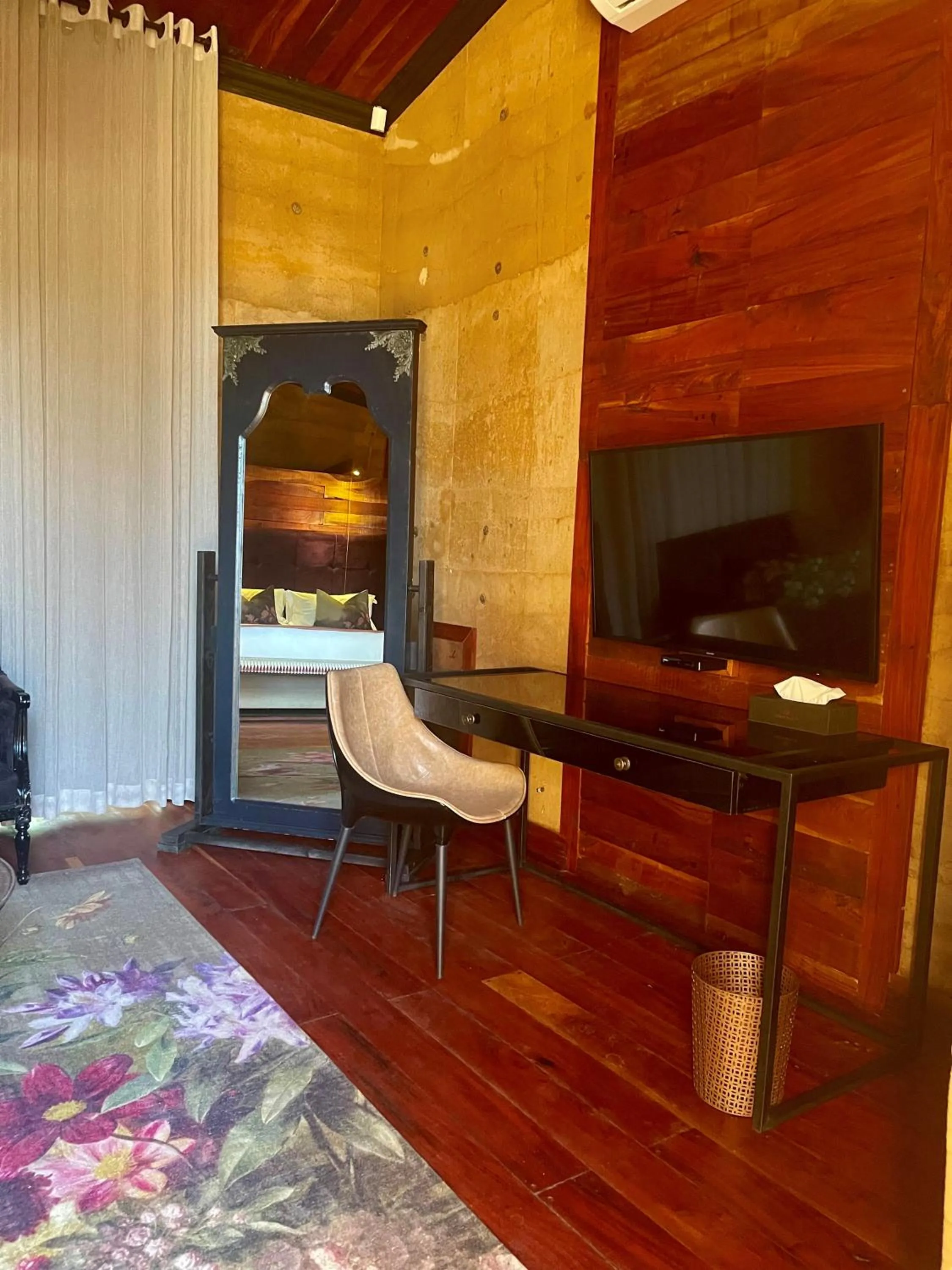 TV and multimedia in Droombos Boutique Hotel