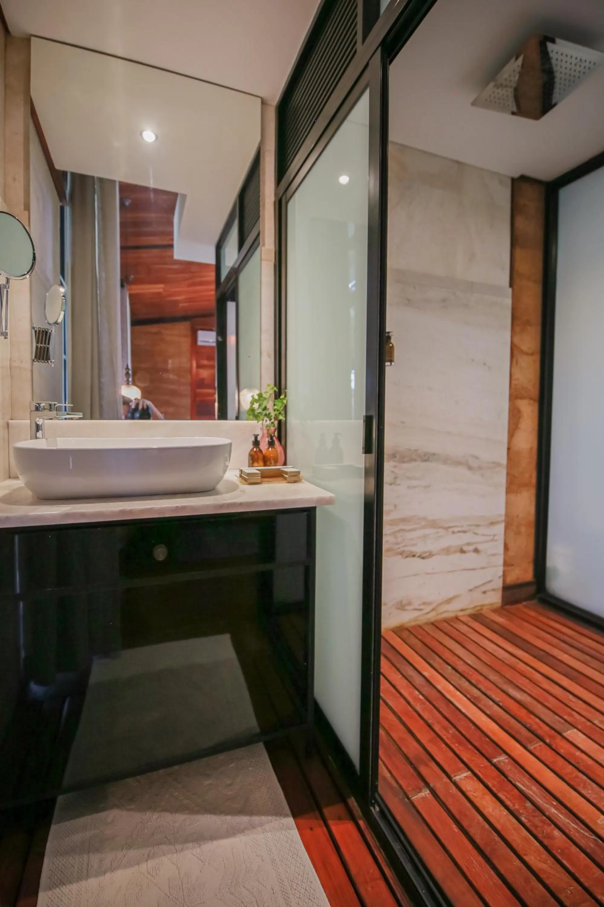 Shower in Droombos Boutique Hotel