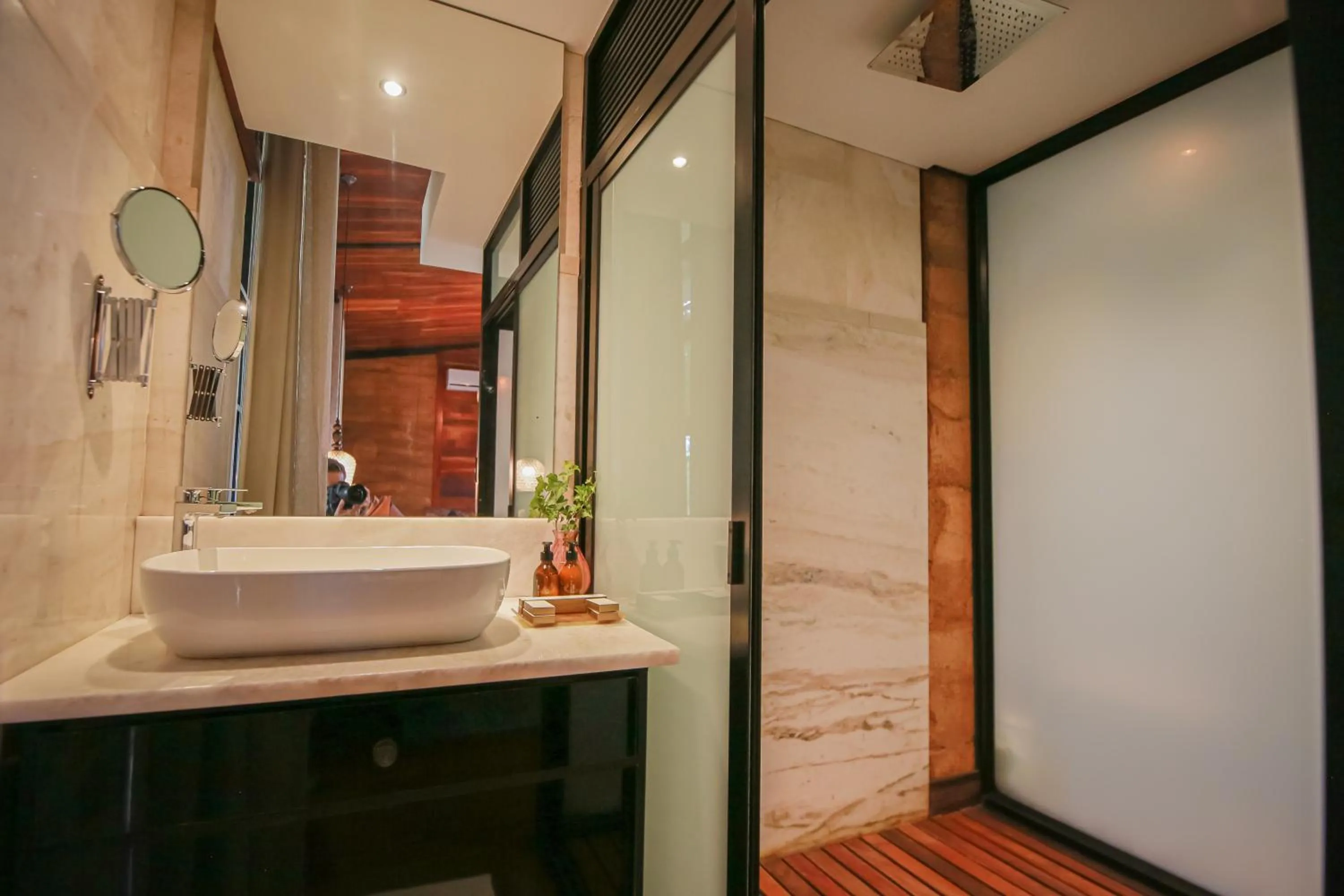 Shower in Droombos Boutique Hotel