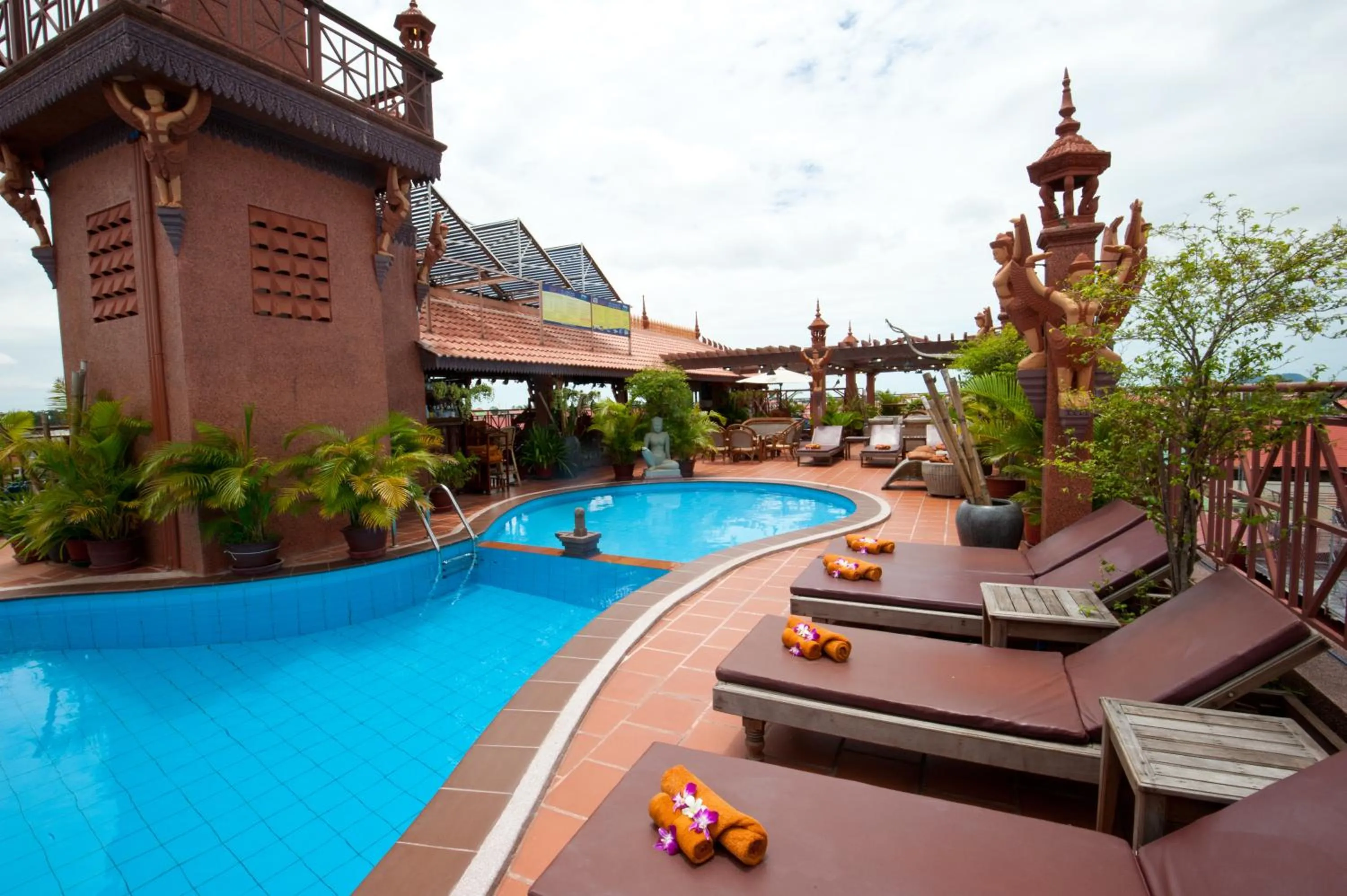 Swimming pool in Okay Guesthouse Siem Reap