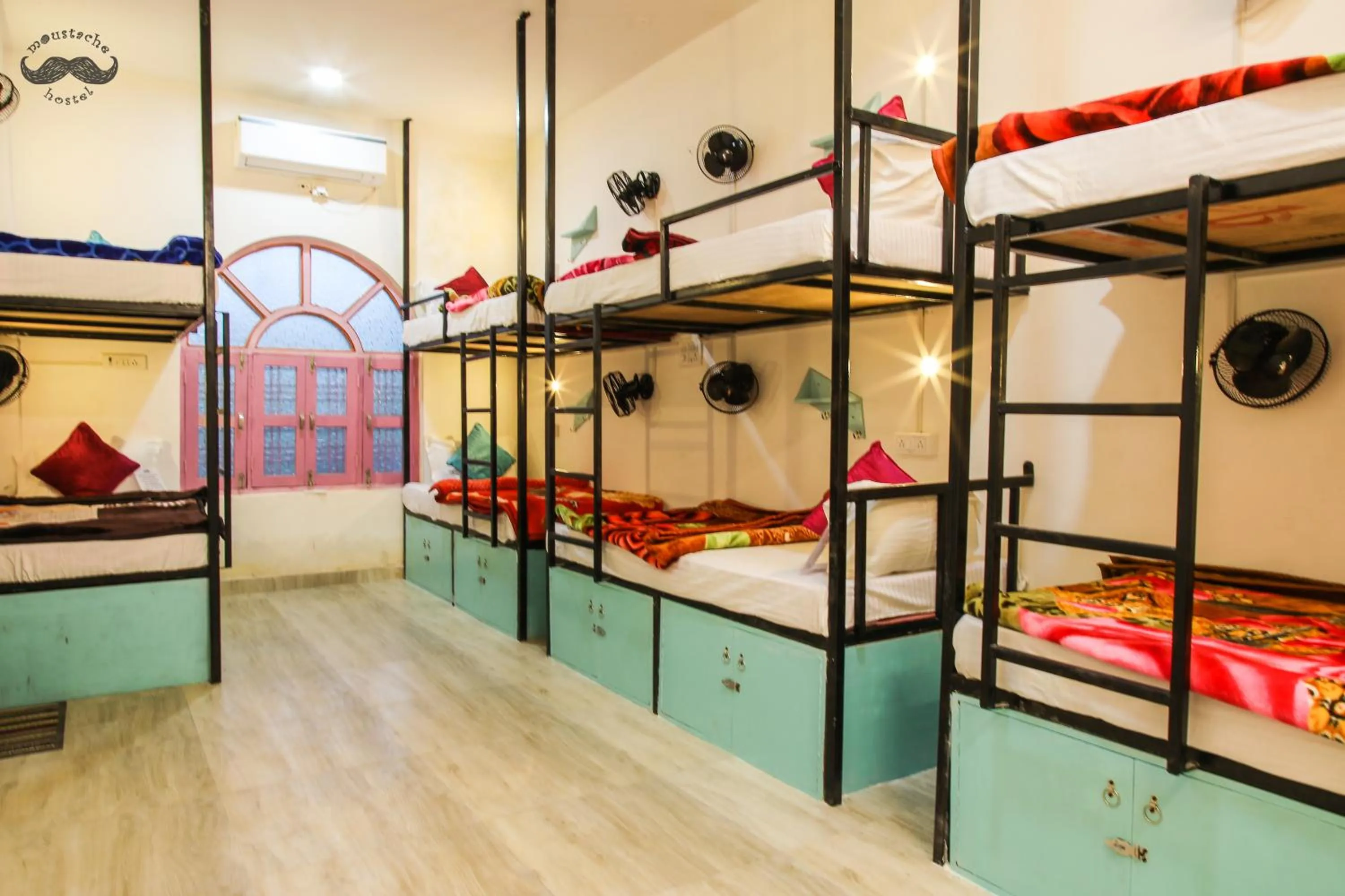 bunk bed in Moustache Khajuraho