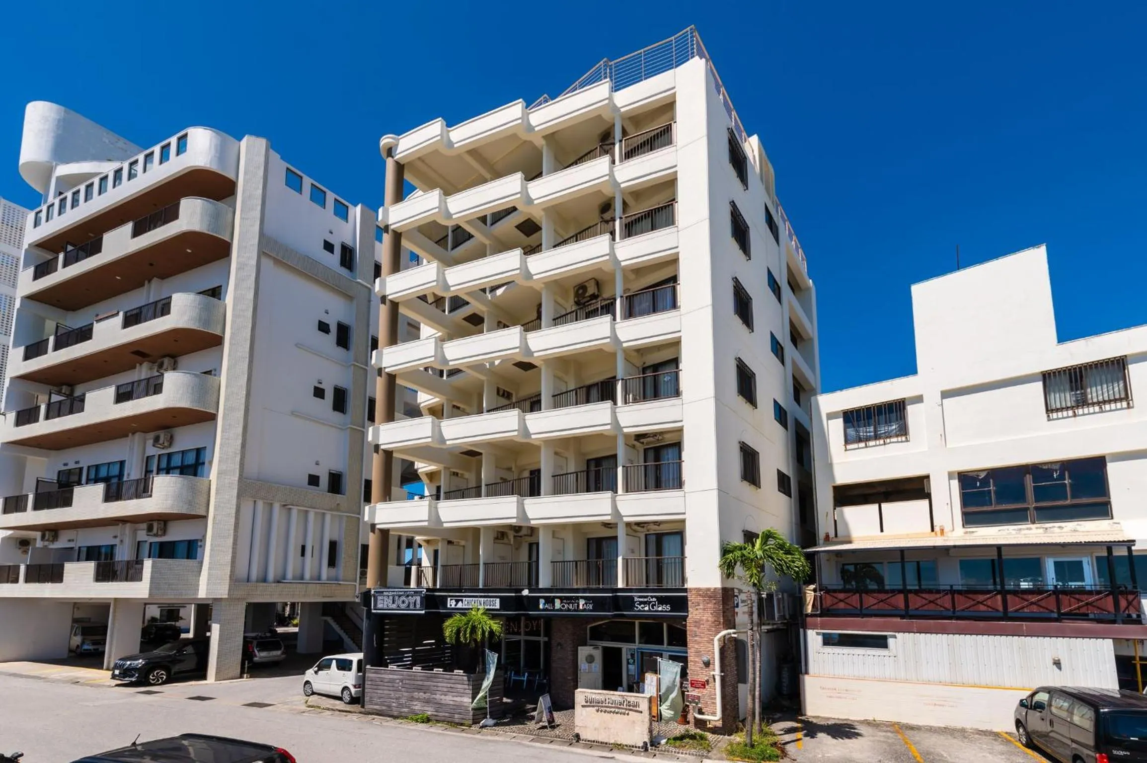 Property building in Hotel Sunset American