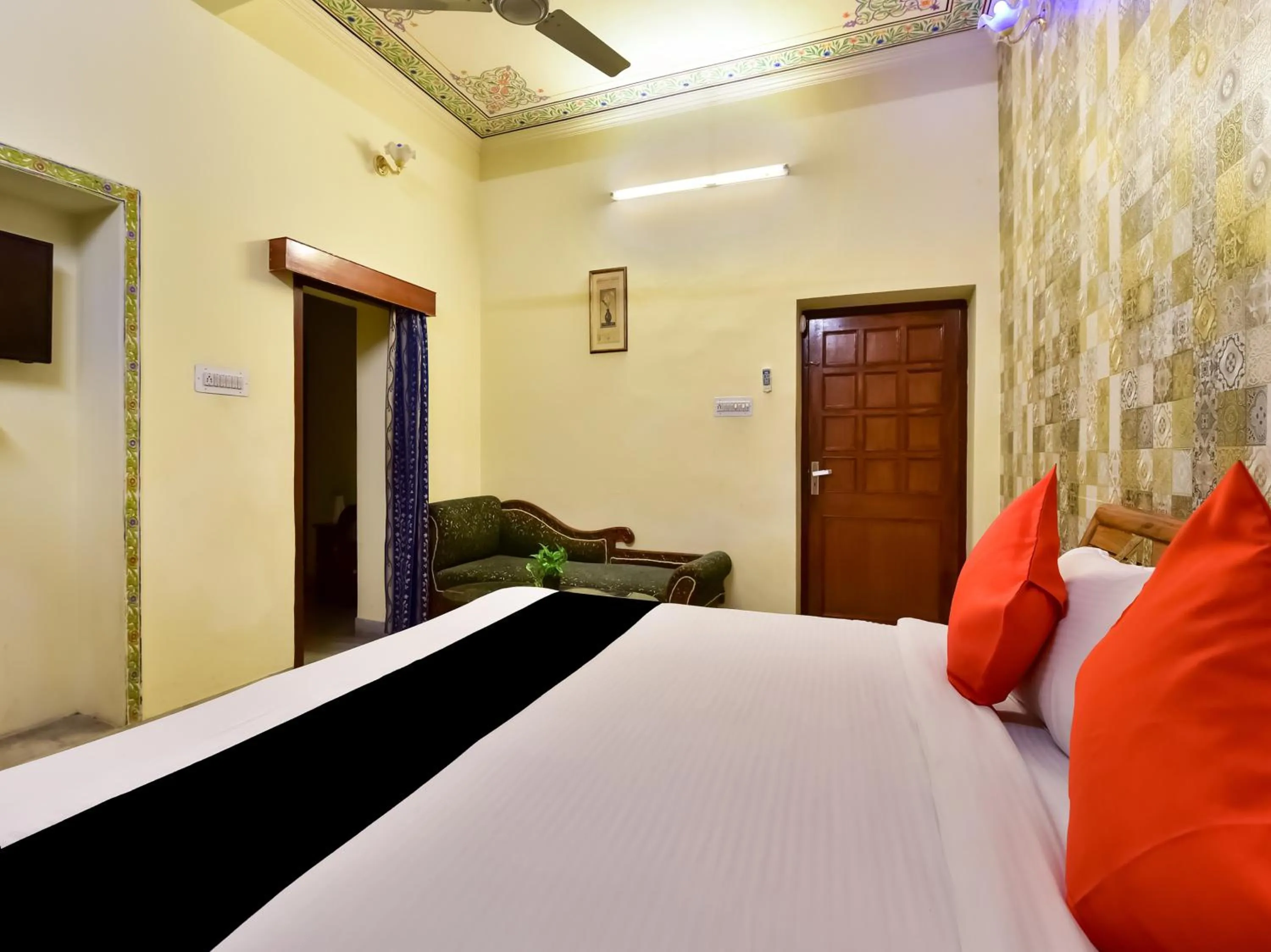 Bedroom, Bed in Hotel Radoli House - A Heritage Hotel